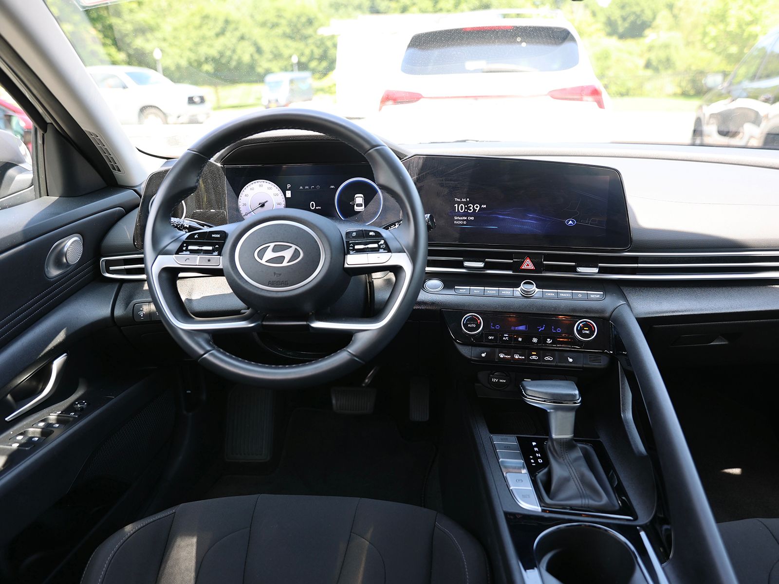 2025 Hyundai Elantra SEL - Photo 12