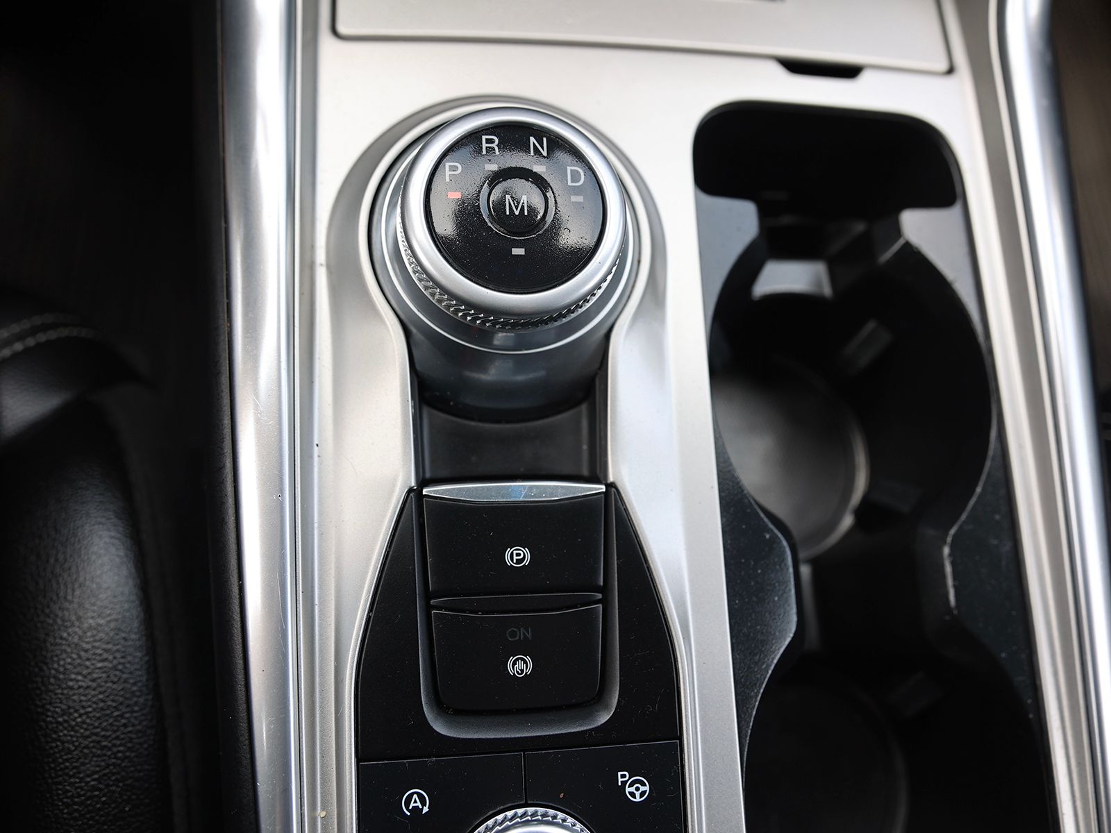 2020 Ford Explorer ST - Photo 35