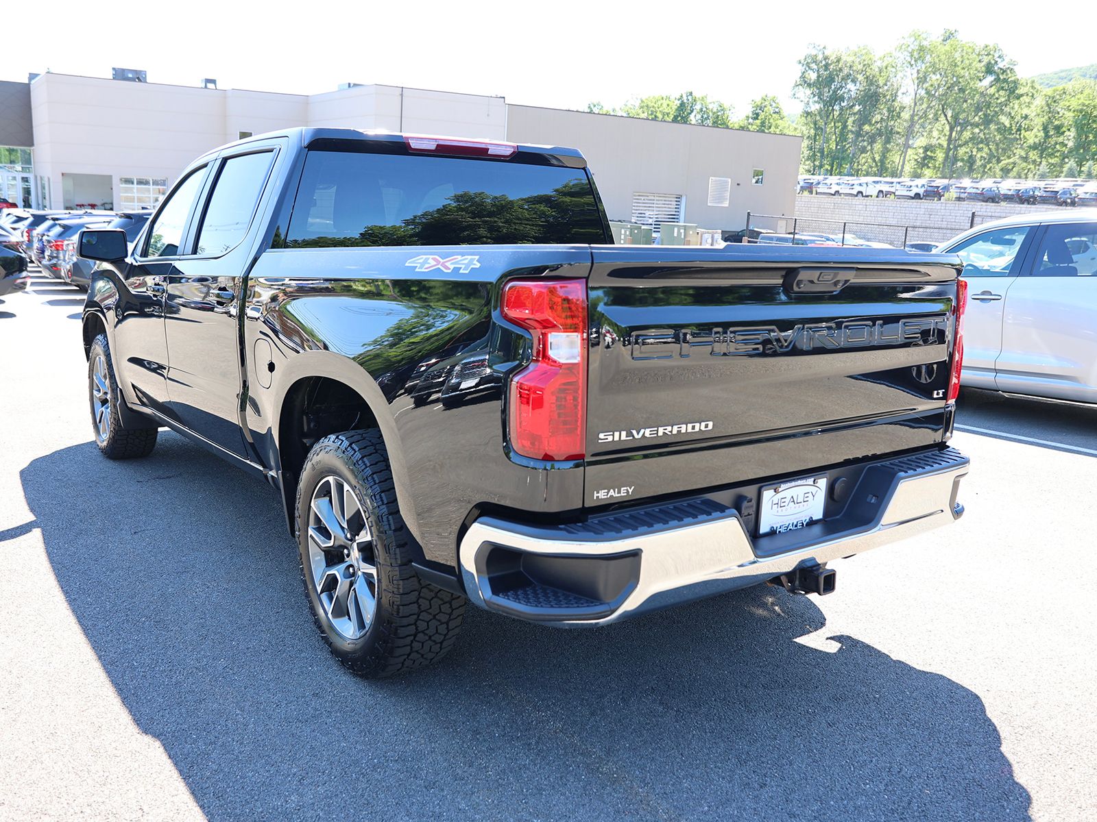2024 Chevrolet Silverado 1500 LT - Photo 5