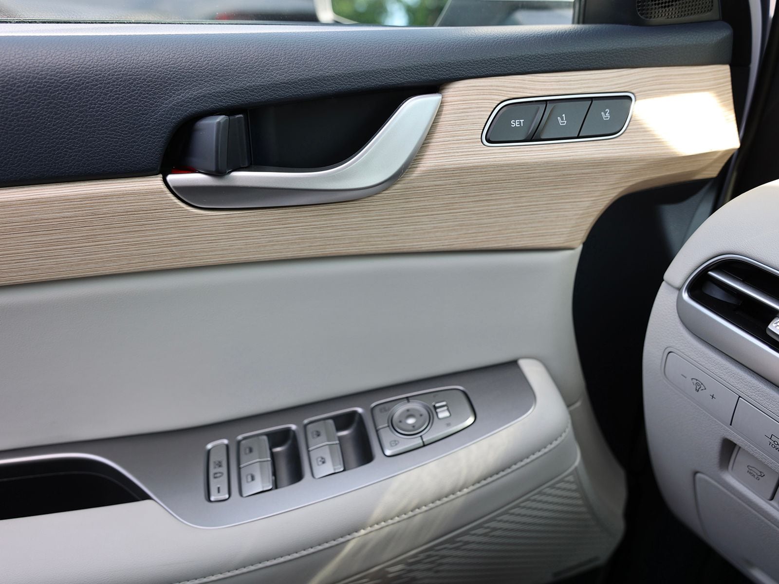 2023 Hyundai Palisade Limited - Photo 39