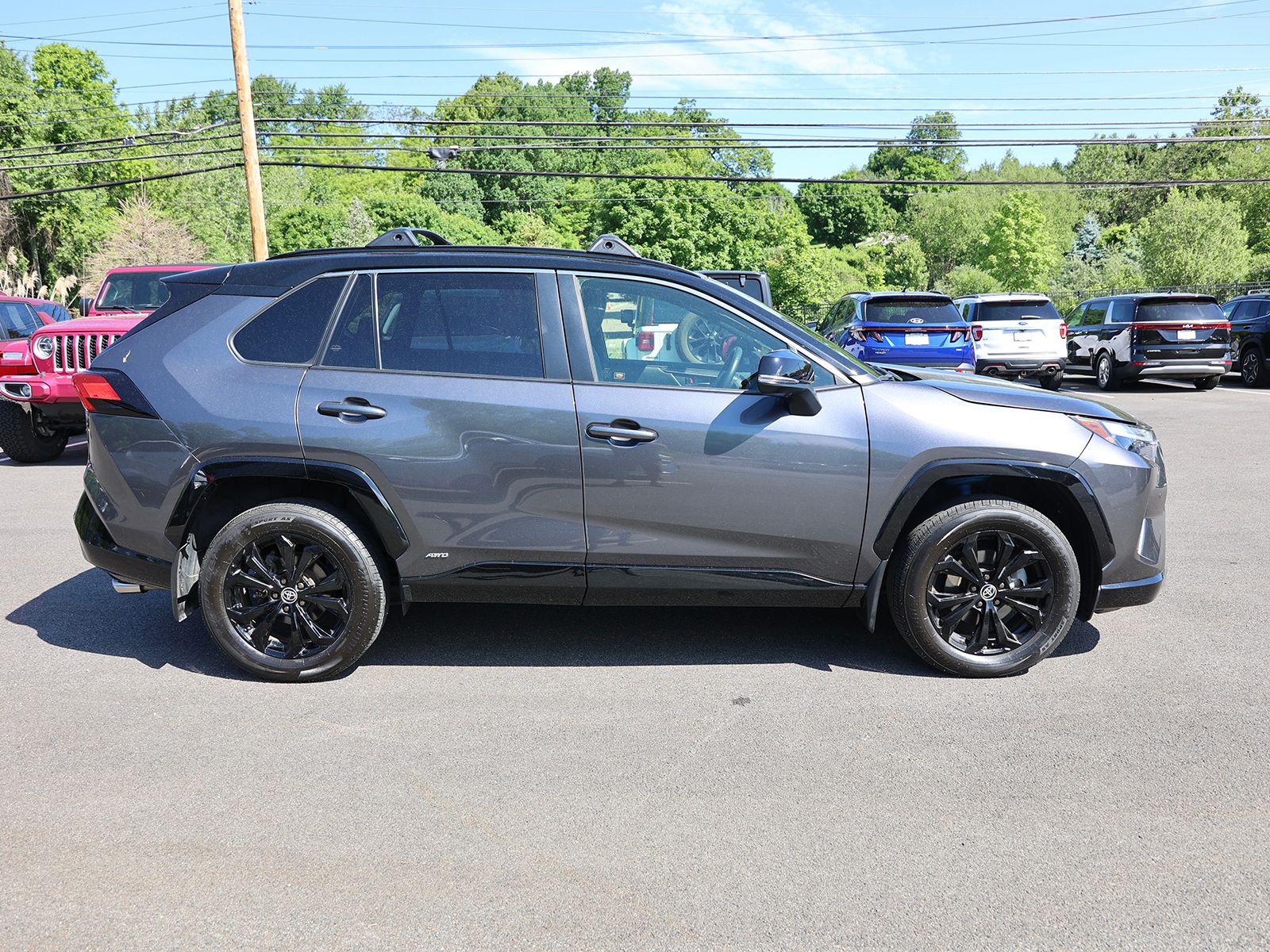 2023 Toyota RAV4 XSE - Photo 8