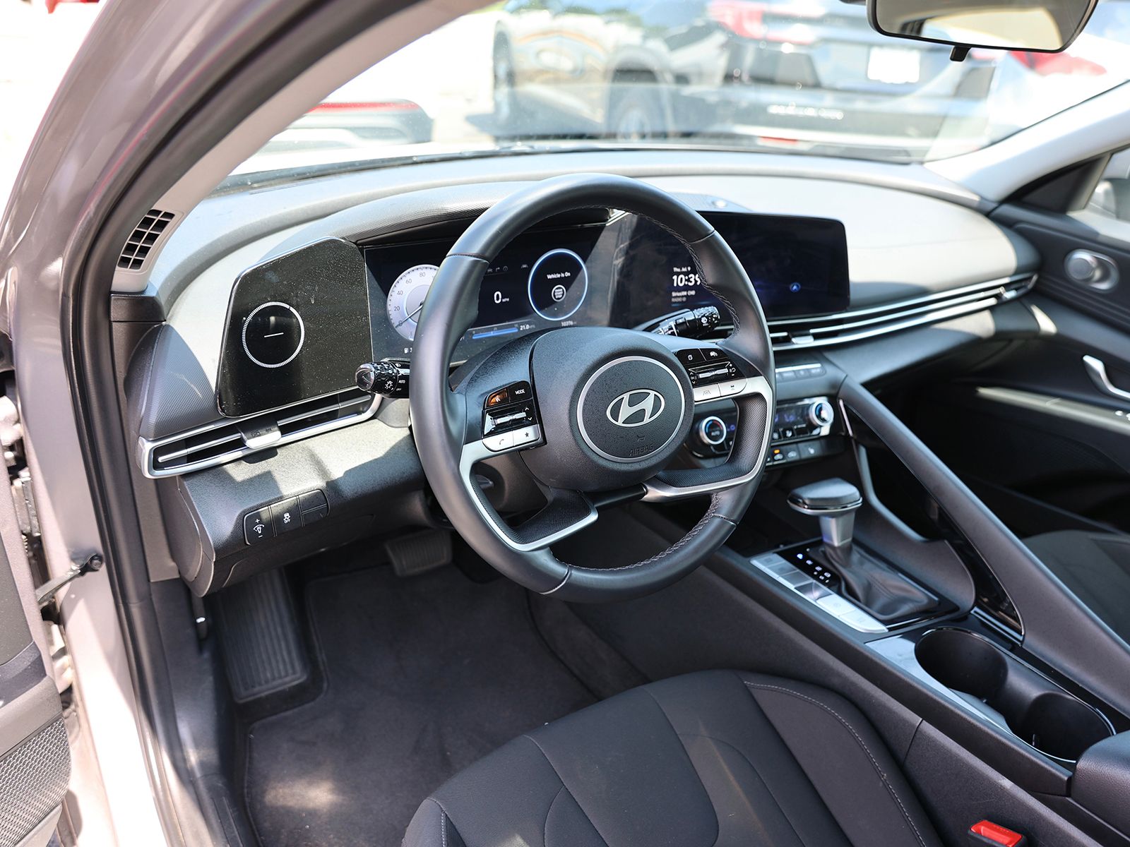 2025 Hyundai Elantra SEL - Photo 13