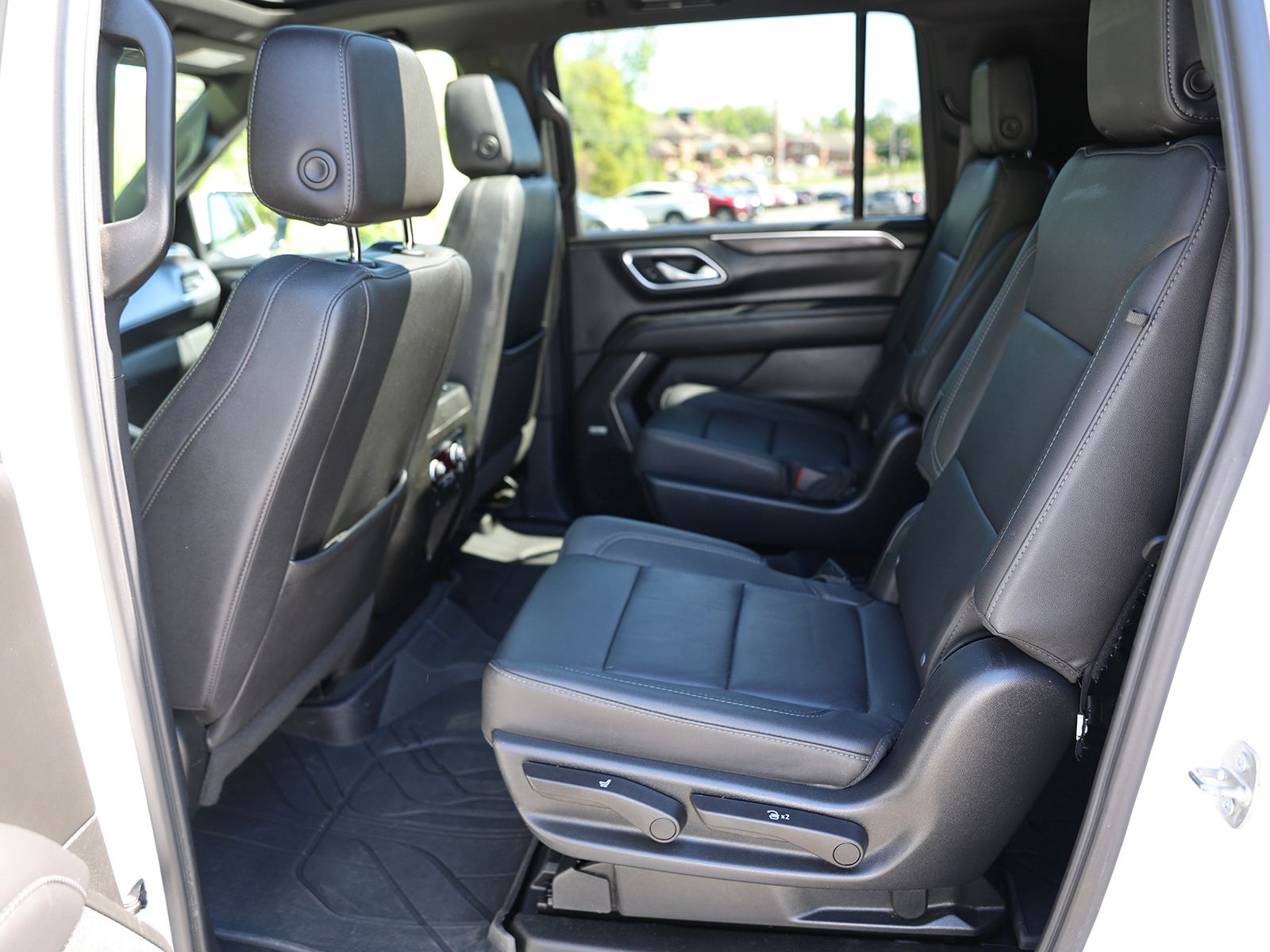 2023 Chevrolet Suburban Z71 - Photo 24