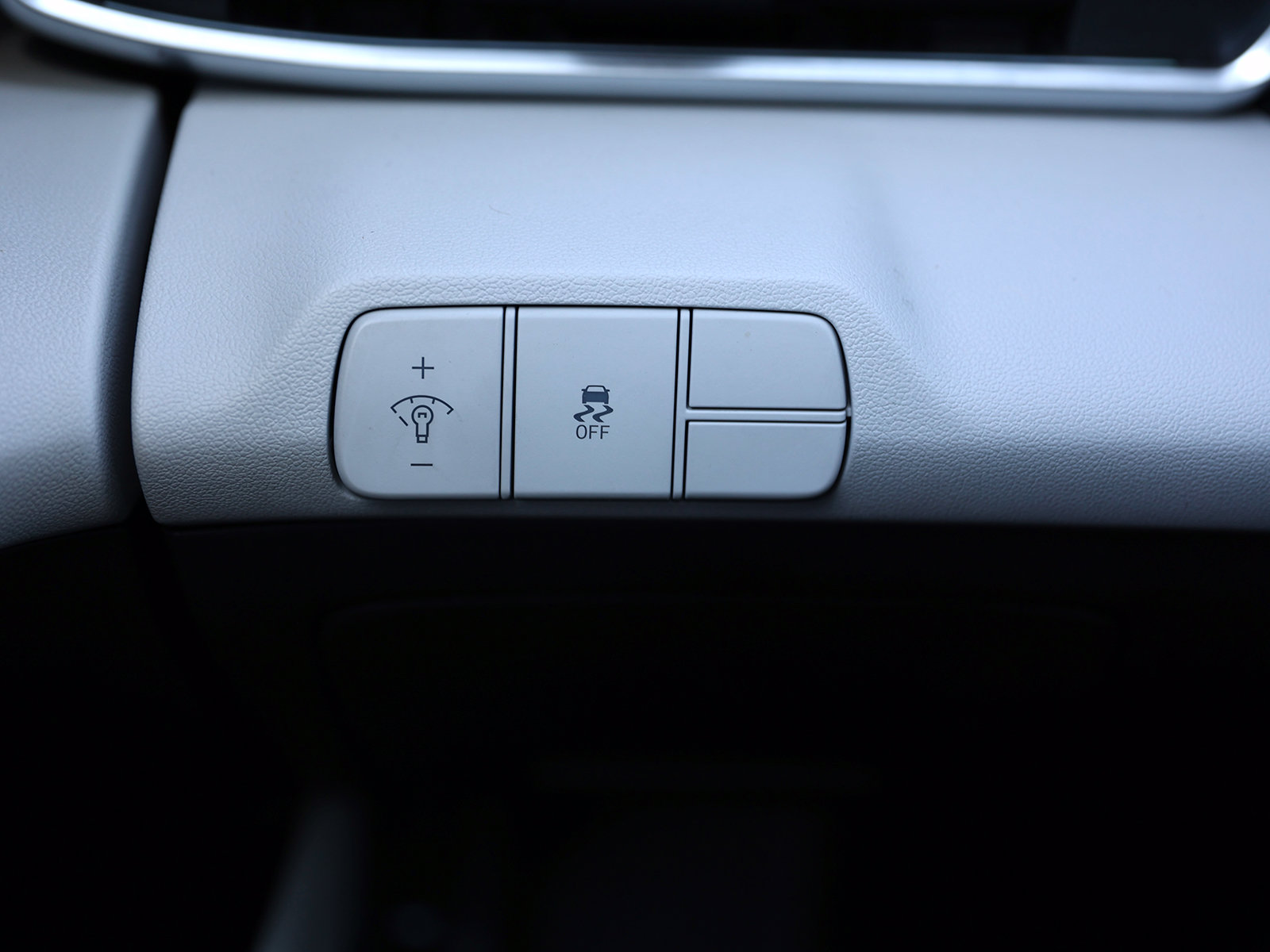 2025 Hyundai Elantra Limited - Photo 33