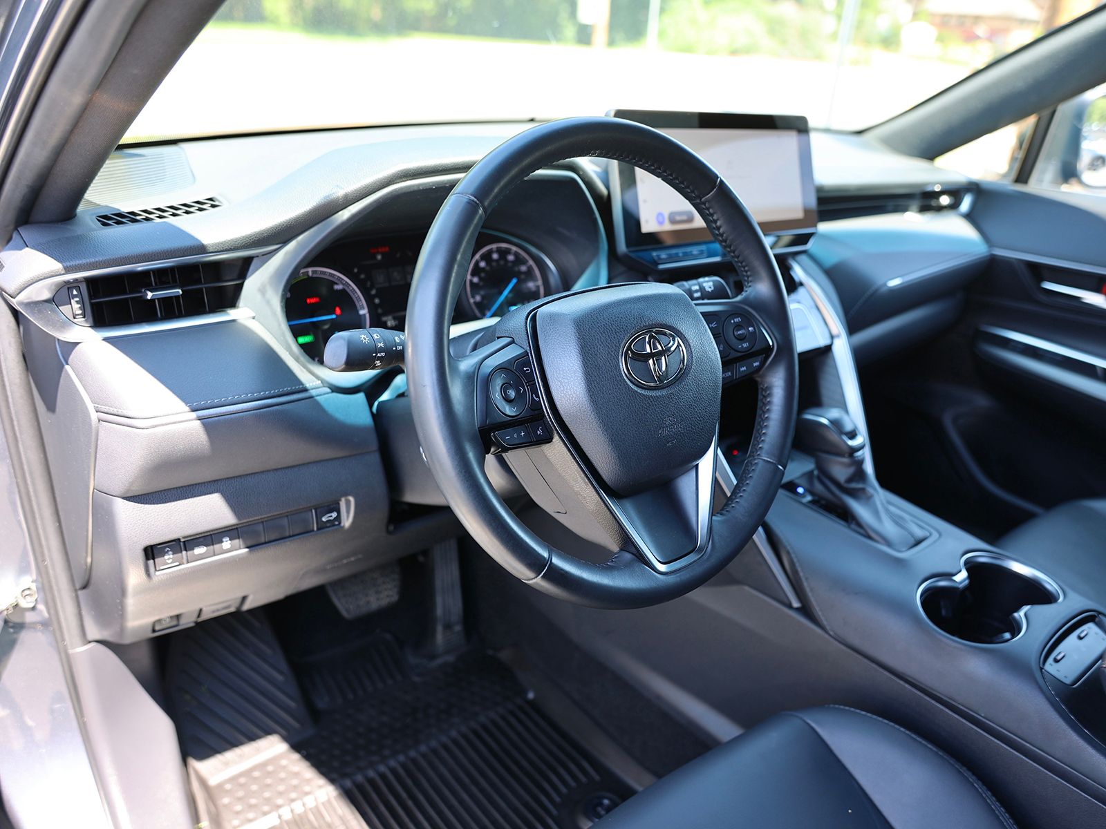2024 Toyota Venza XLE - Photo 16