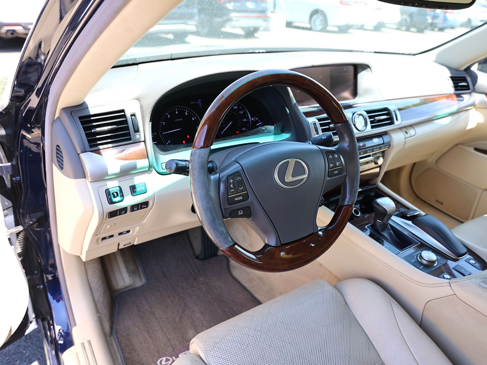 2013 Lexus LS Base - Photo 16