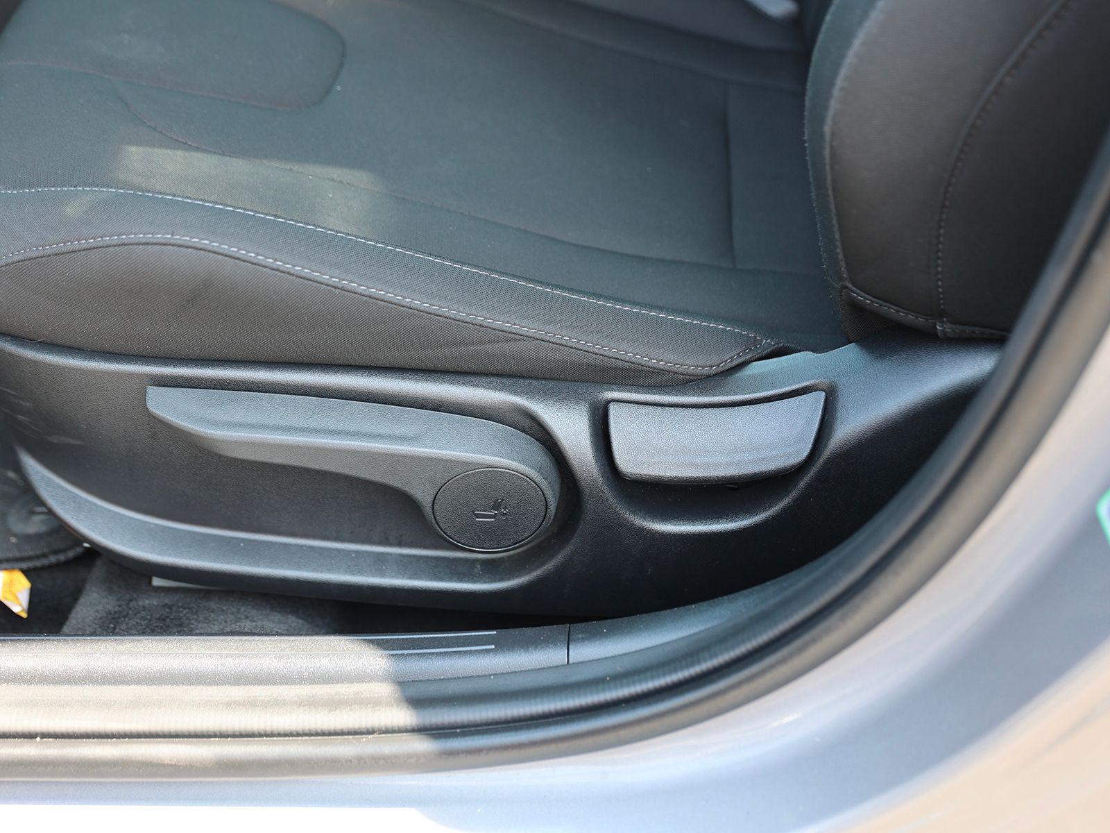 2025 Hyundai Elantra SEL - Photo 15