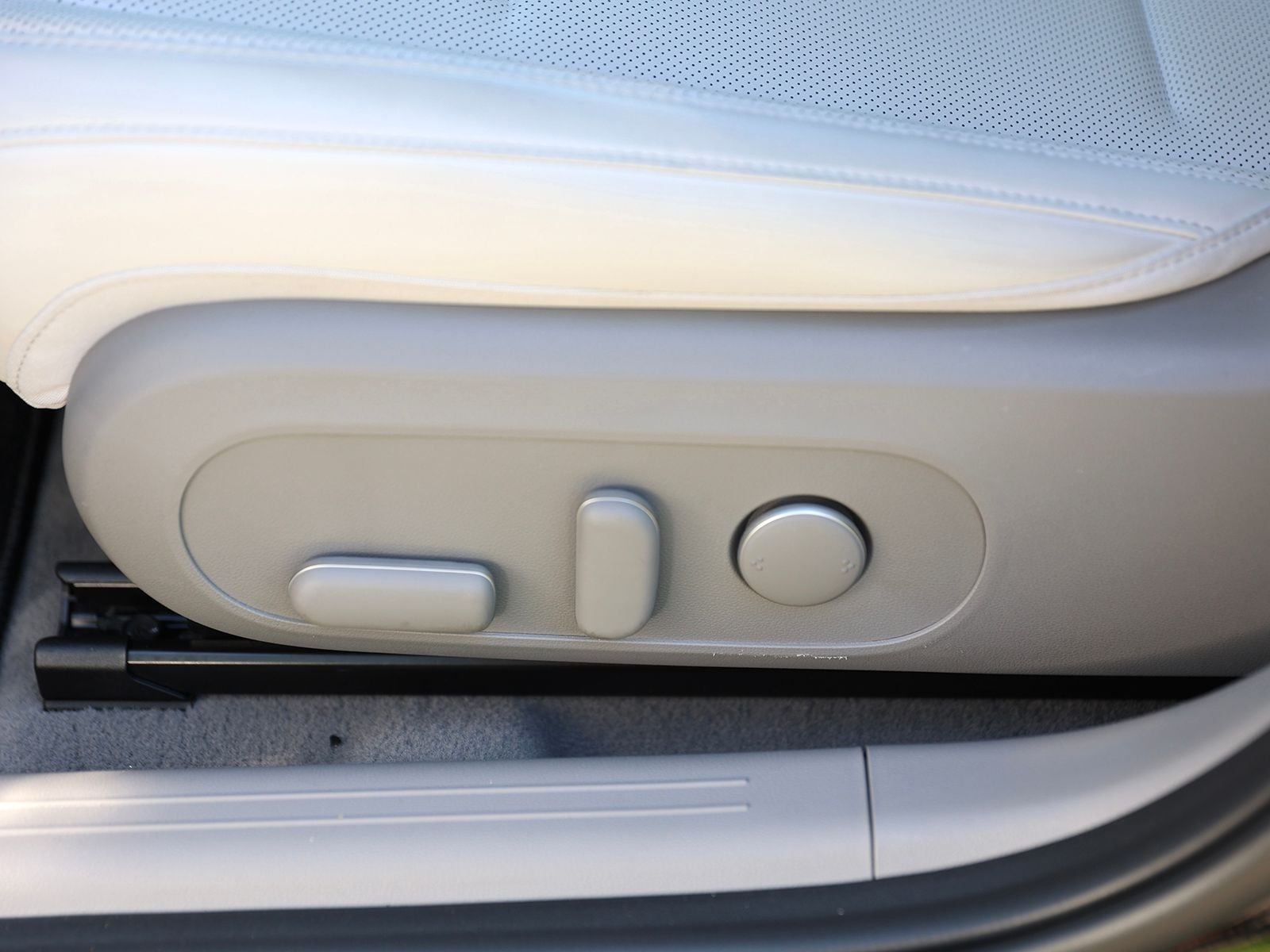 2024 Hyundai IONIQ 6 SEL - Photo 17