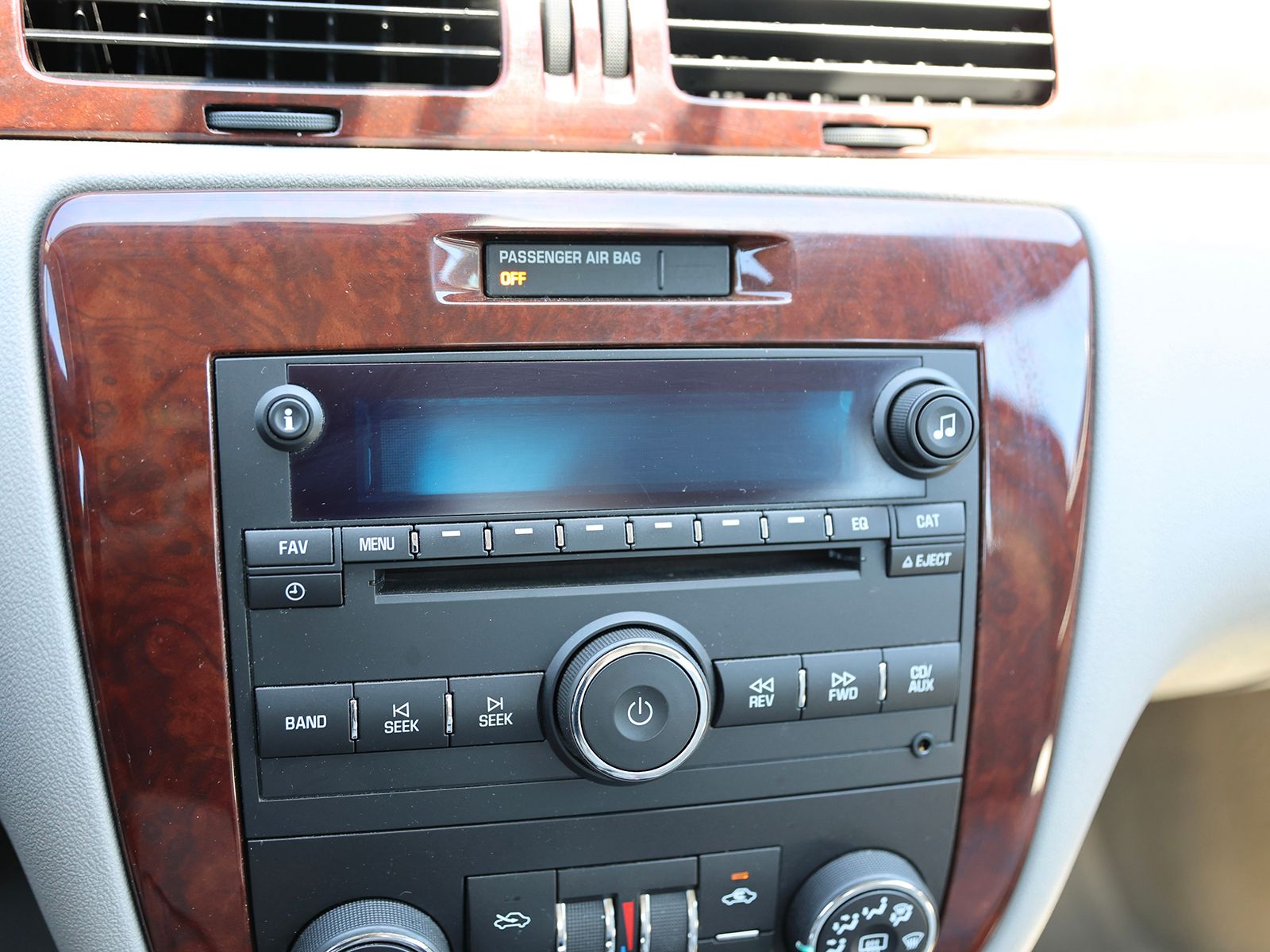 2010 Chevrolet Impala LT - Photo 21