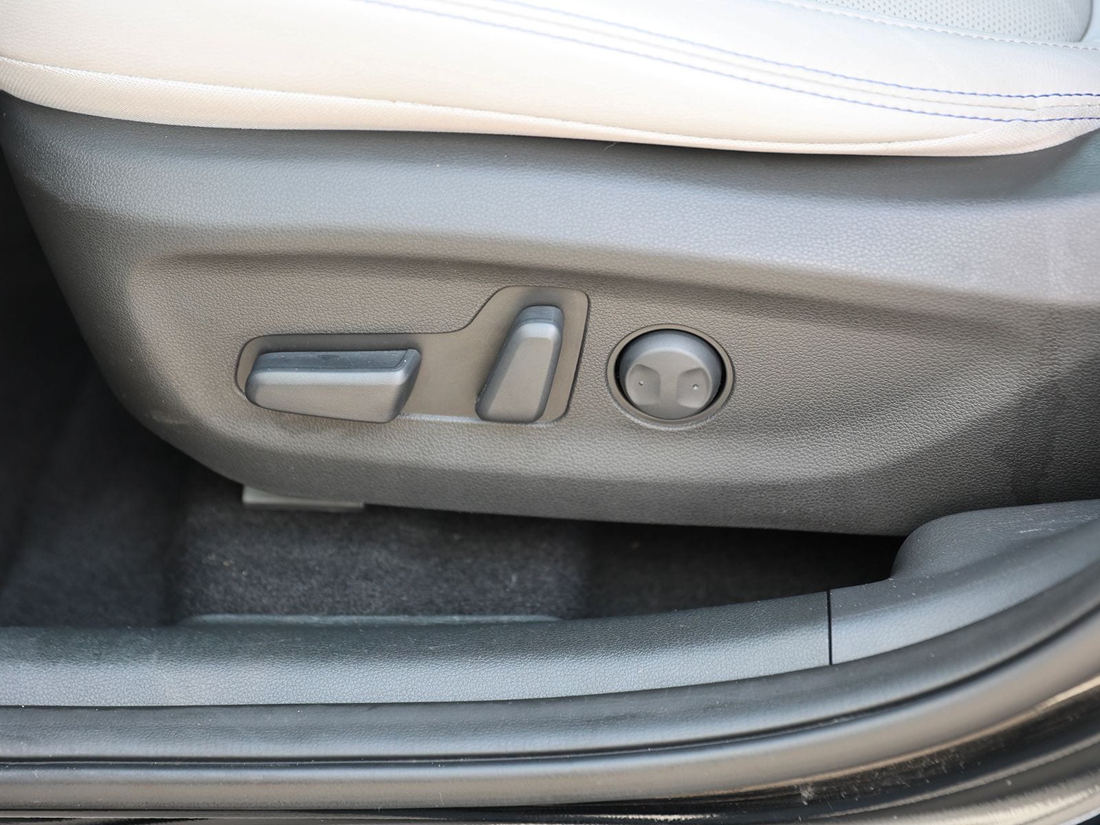 2023 Hyundai Kona EV Limited - Photo 17
