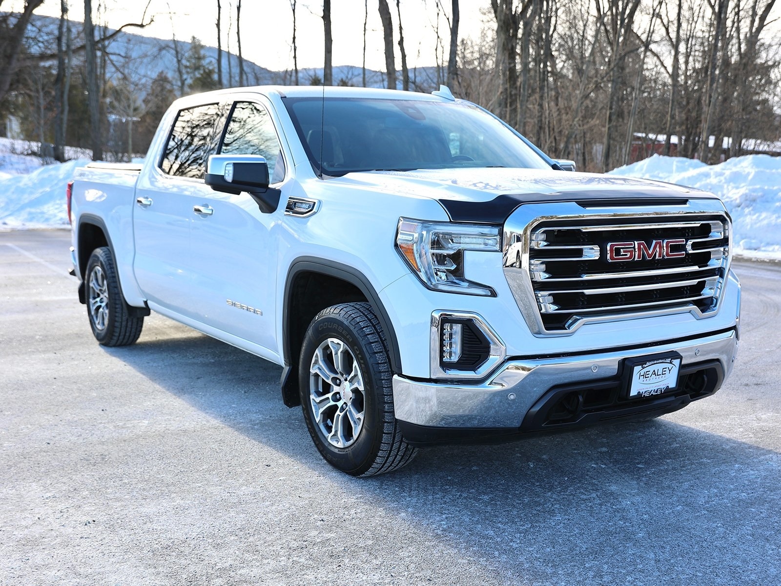 2021 GMC Sierra 1500 SLT's photo