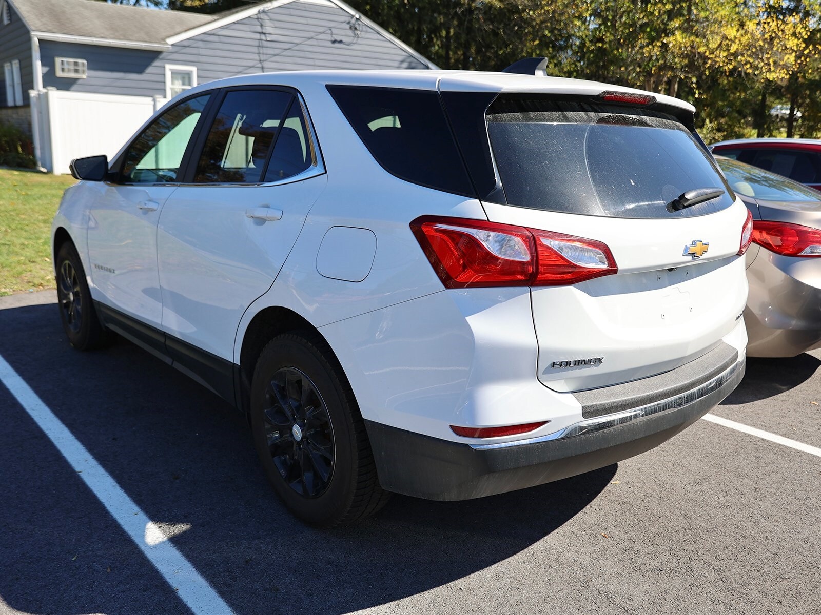 2021 Chevrolet Equinox LT photo 2