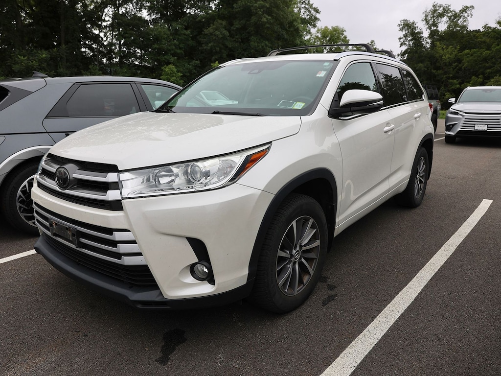 Used 2018 Toyota Highlander XLE V6 SUV