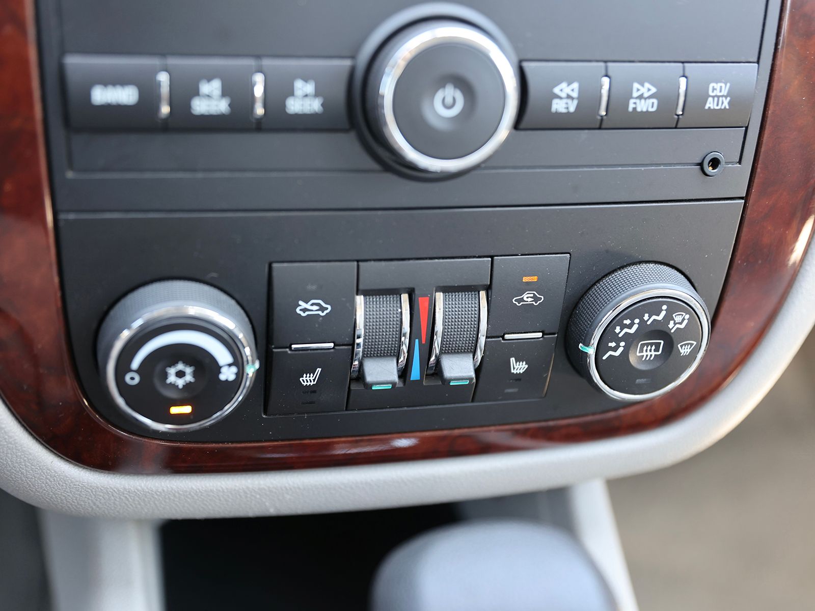 2010 Chevrolet Impala LT - Photo 23