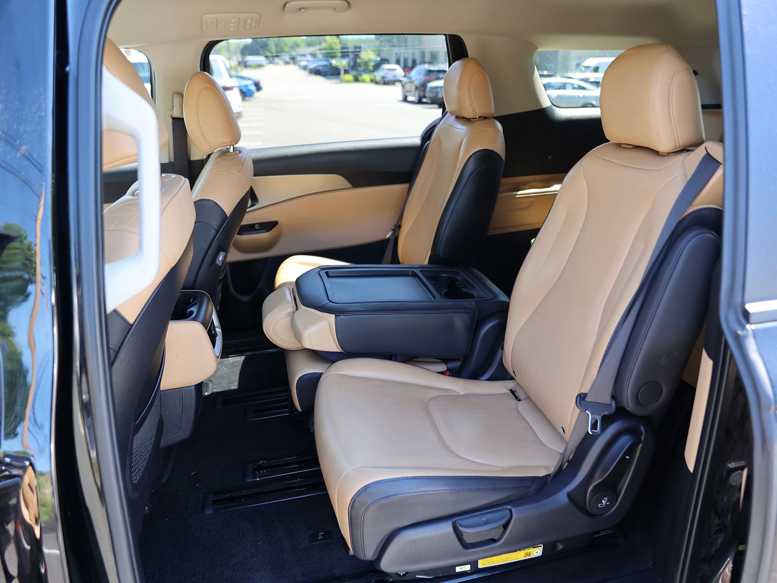 2024 Kia Carnival LX Seat Pkg - Photo 20