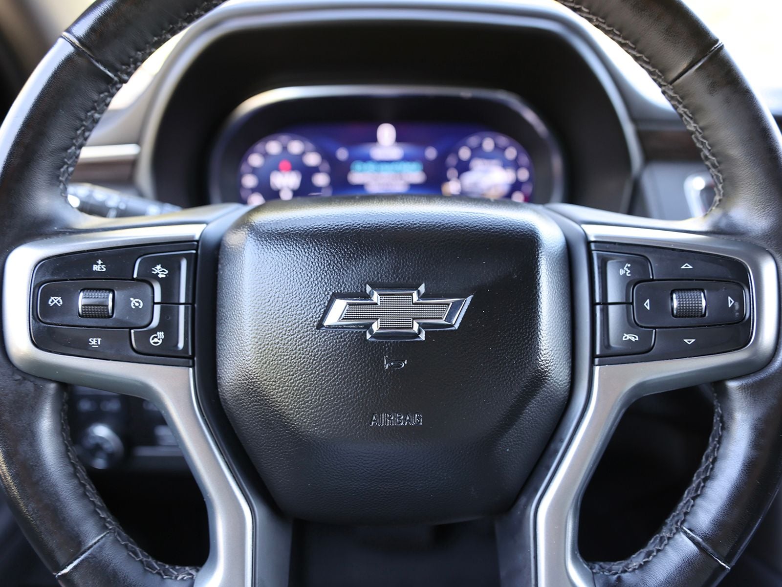 2023 Chevrolet Suburban Z71 - Photo 39