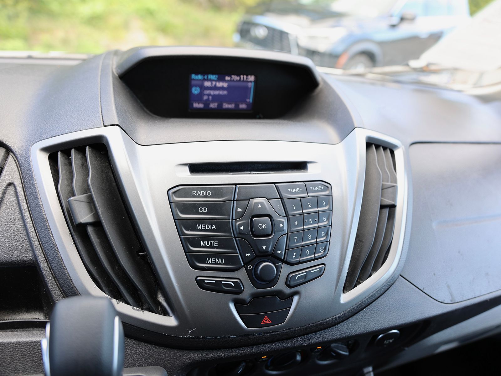 2016 Ford Transit XLT - Photo 21