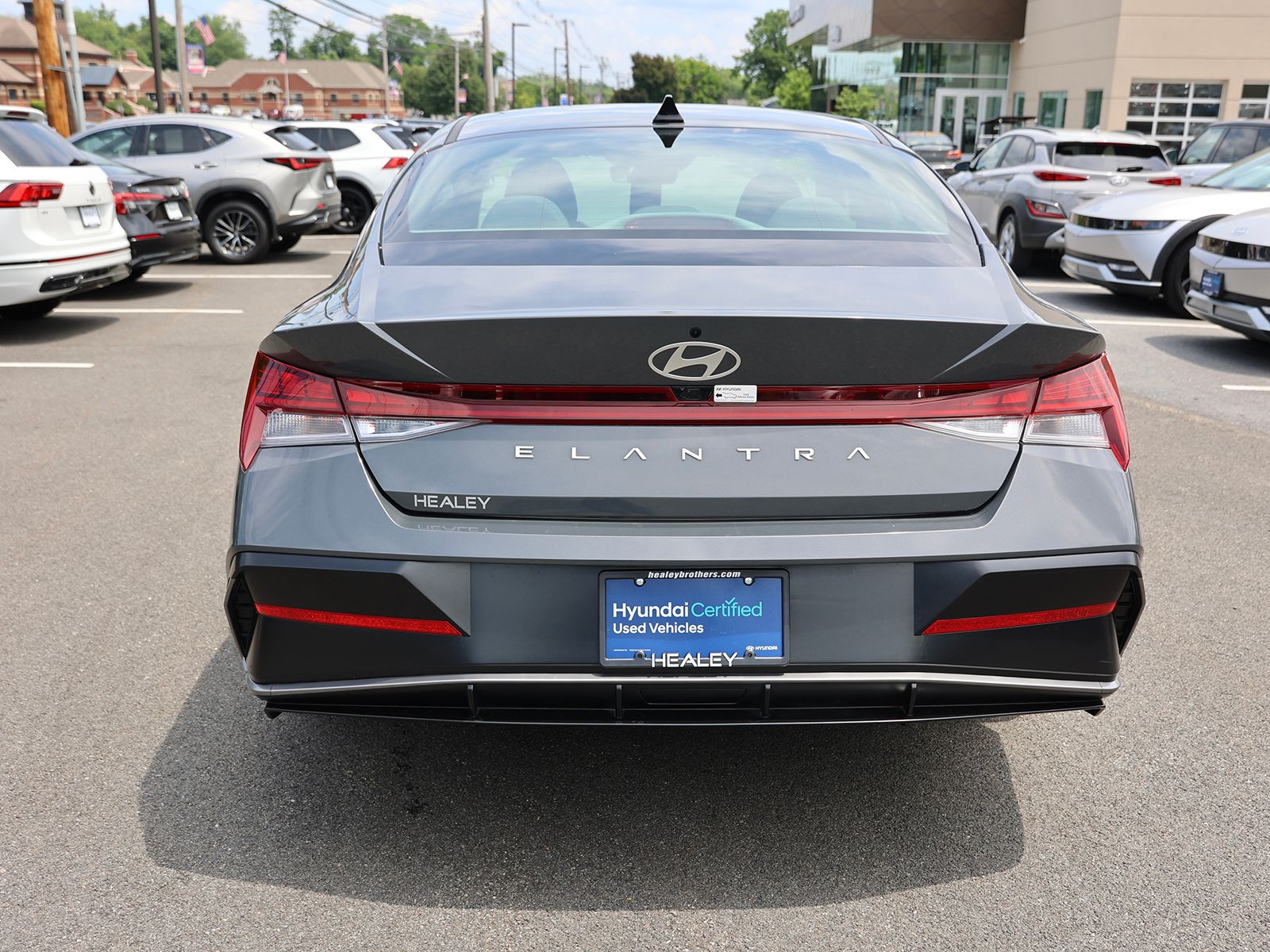 2025 Hyundai Elantra SEL - Photo 6