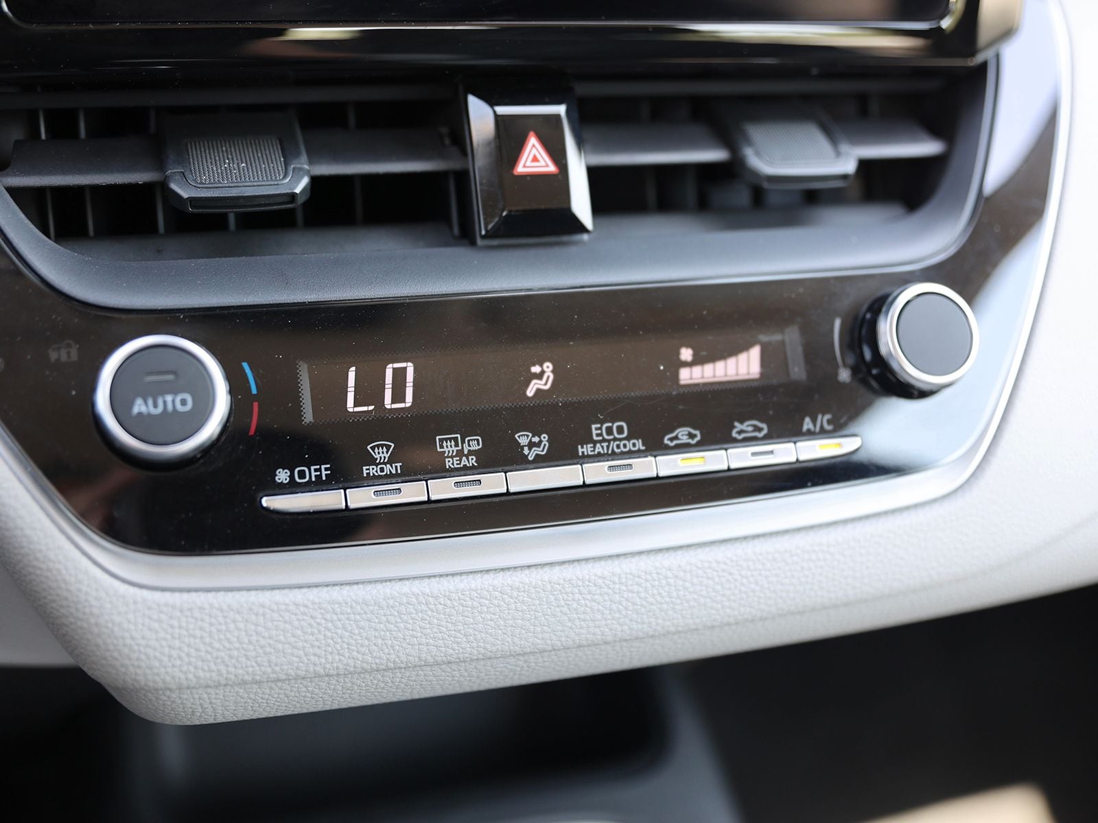 2023 Toyota Corolla LE - Photo 26