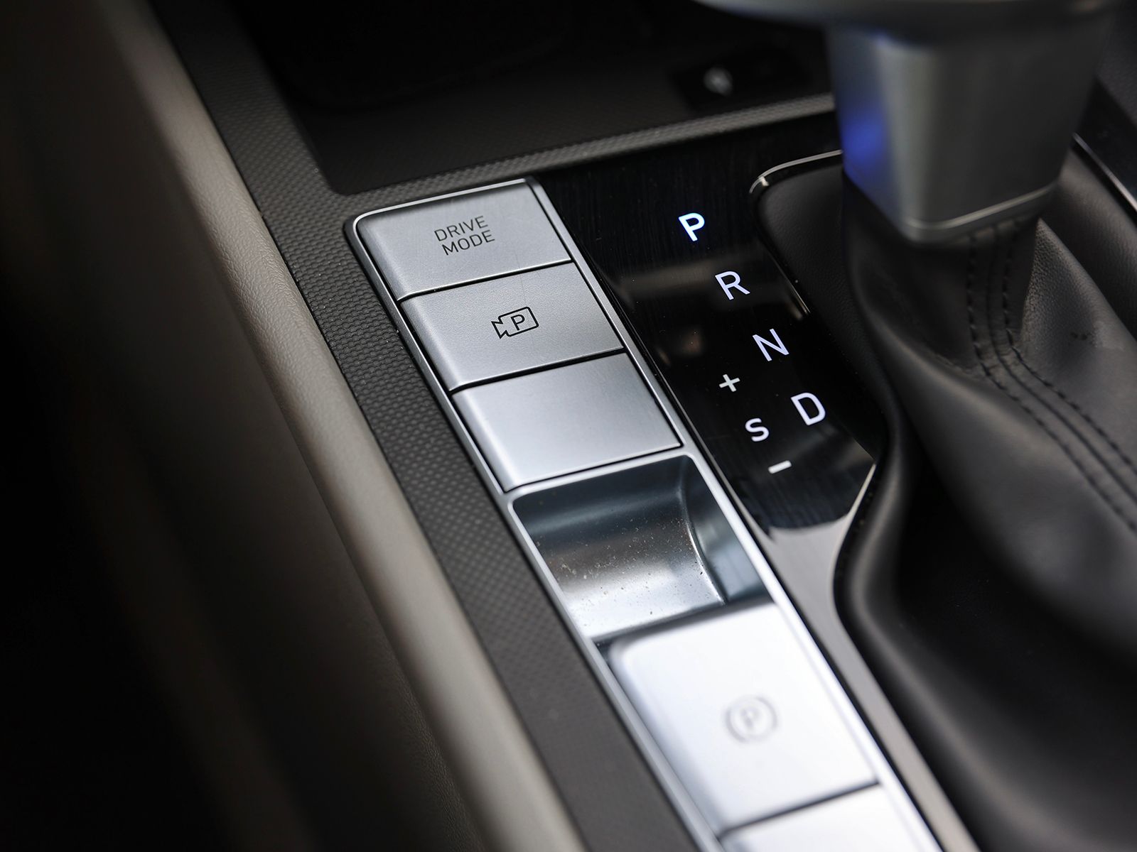2025 Hyundai Elantra SEL - Photo 28
