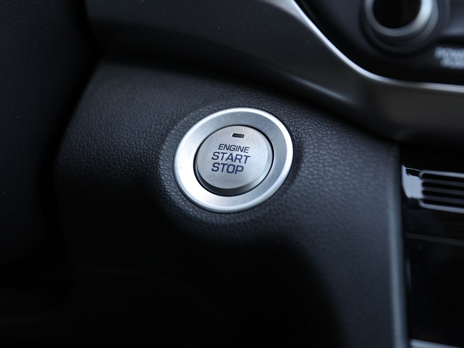 2020 Hyundai Elantra Value Edition - Photo 24