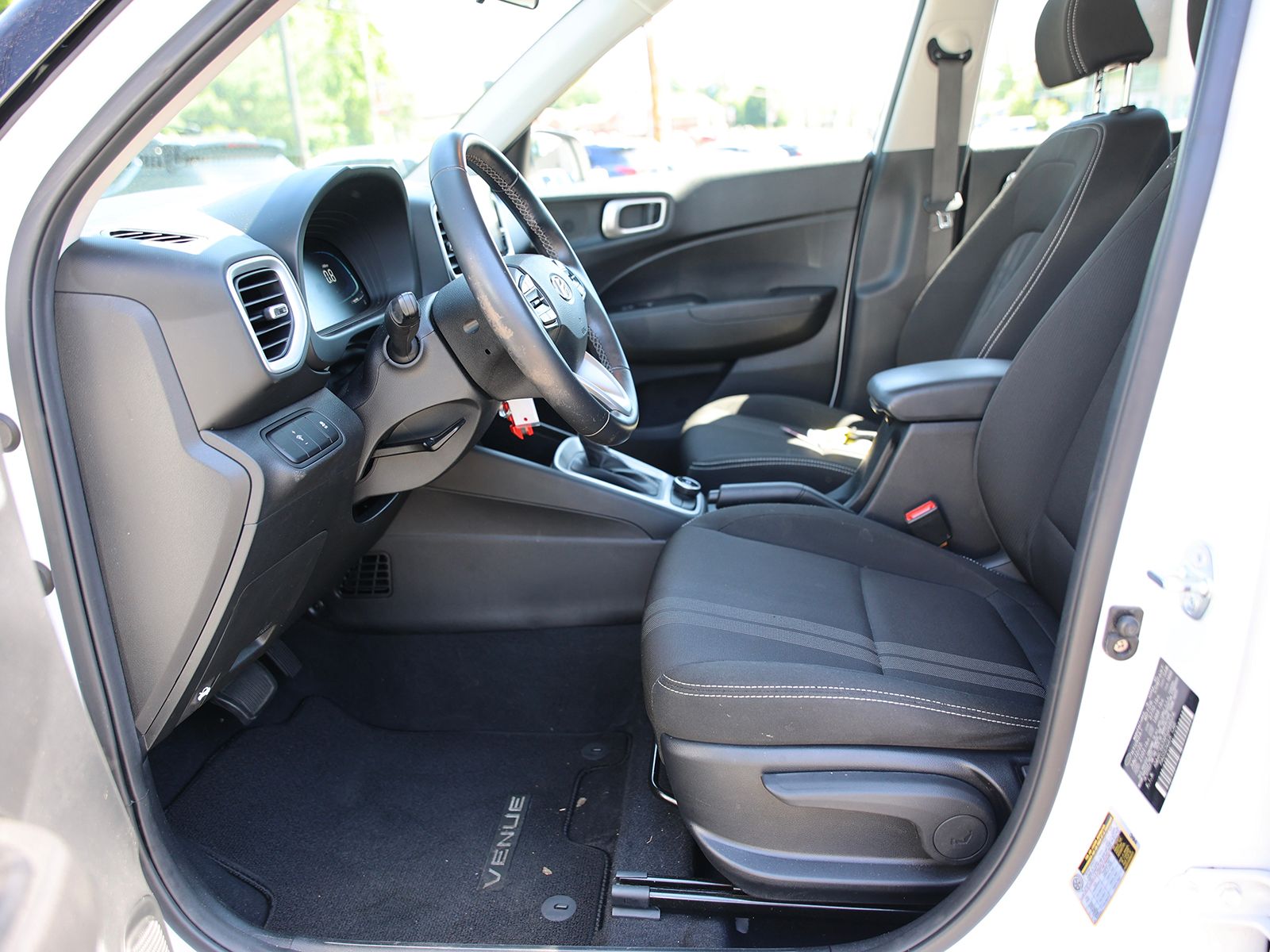 2023 Hyundai Venue SEL - Photo 14