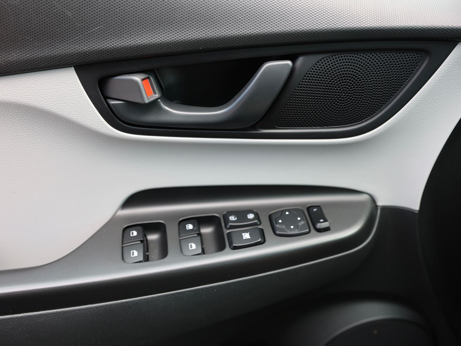 2023 Hyundai Kona SE - Photo 34