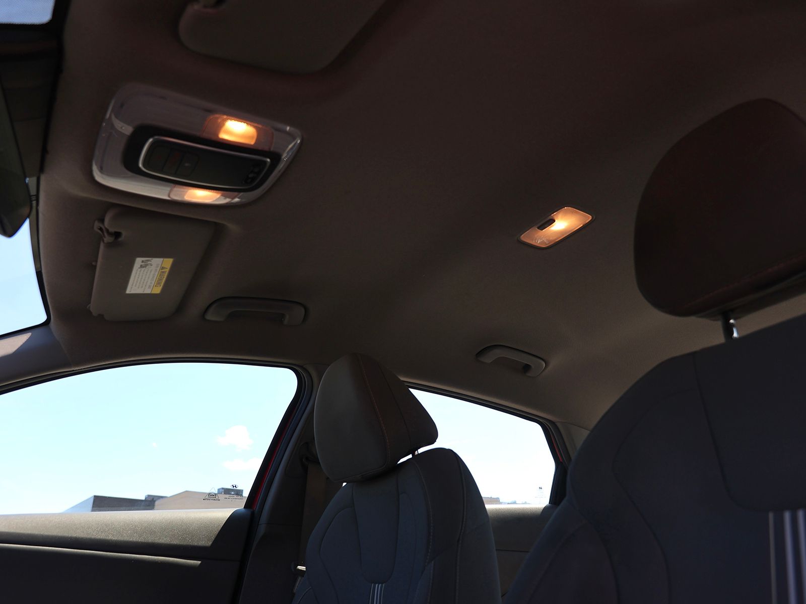 2022 Hyundai Elantra SEL - Photo 17