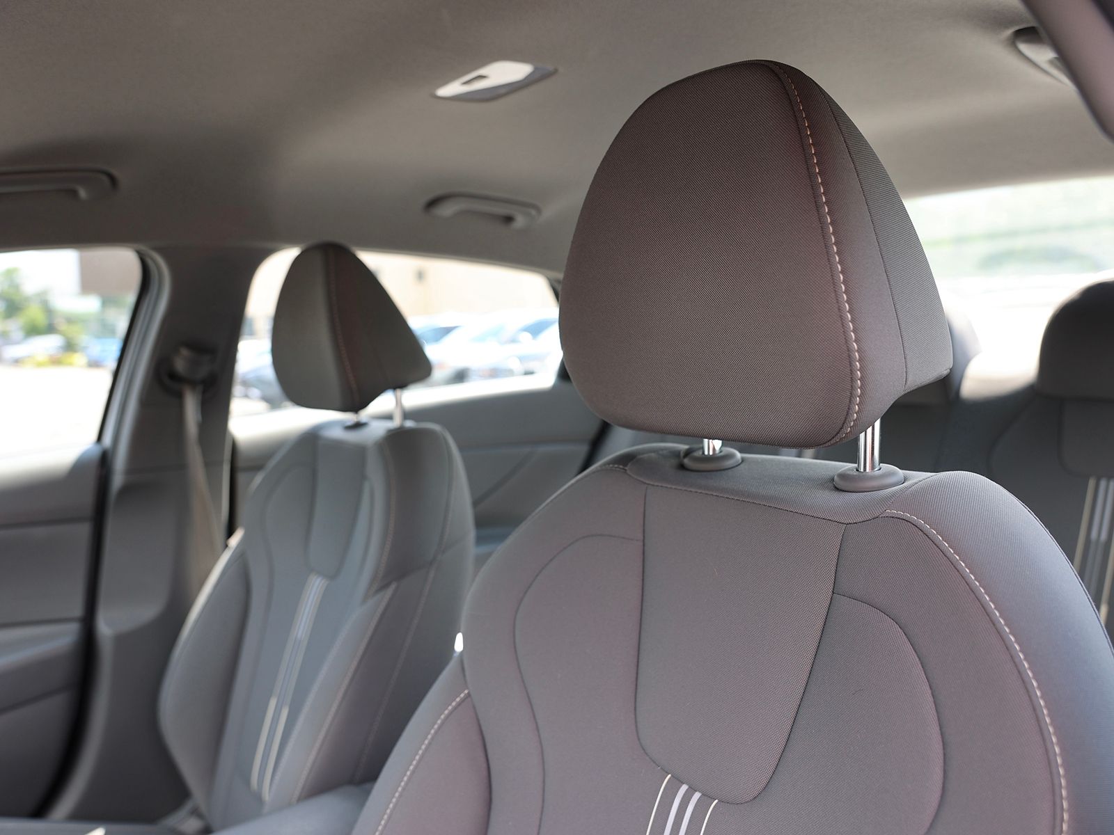 2023 Hyundai Elantra Blue - Photo 17