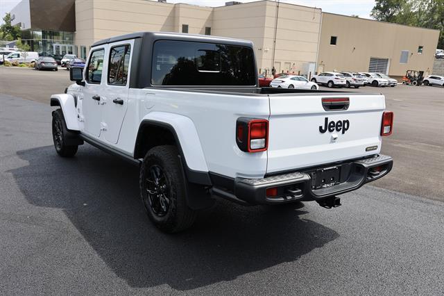 Used 2023 Jeep Gladiator Freedom with VIN 1C6HJTAG8PL512554 for sale in Beacon, NY