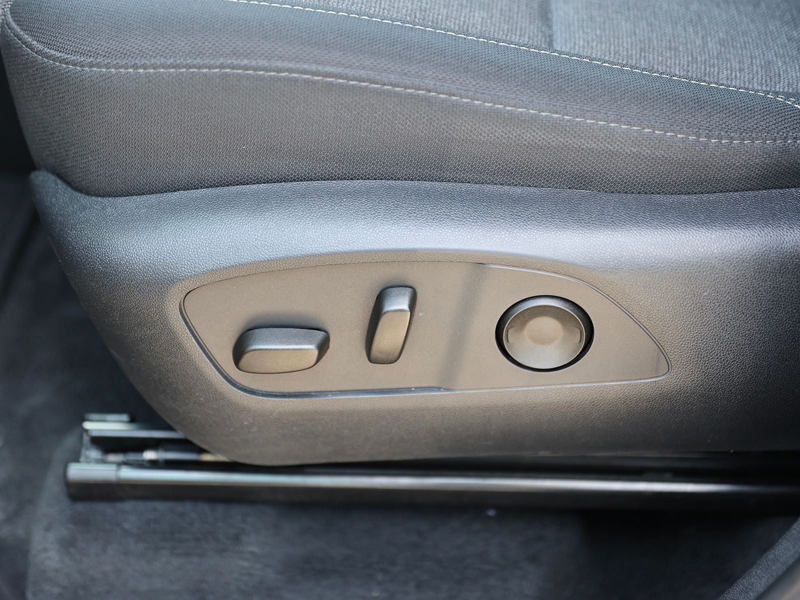 2025 GMC Acadia Elevation - Photo 19