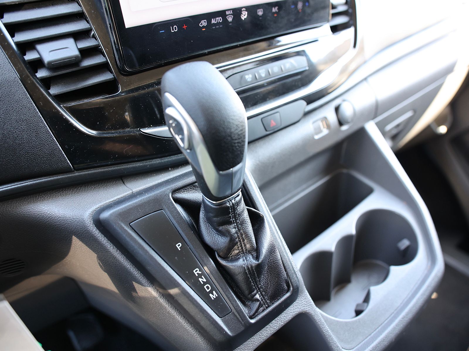 2025 Ford Transit Passenger Van XLT - Photo 29