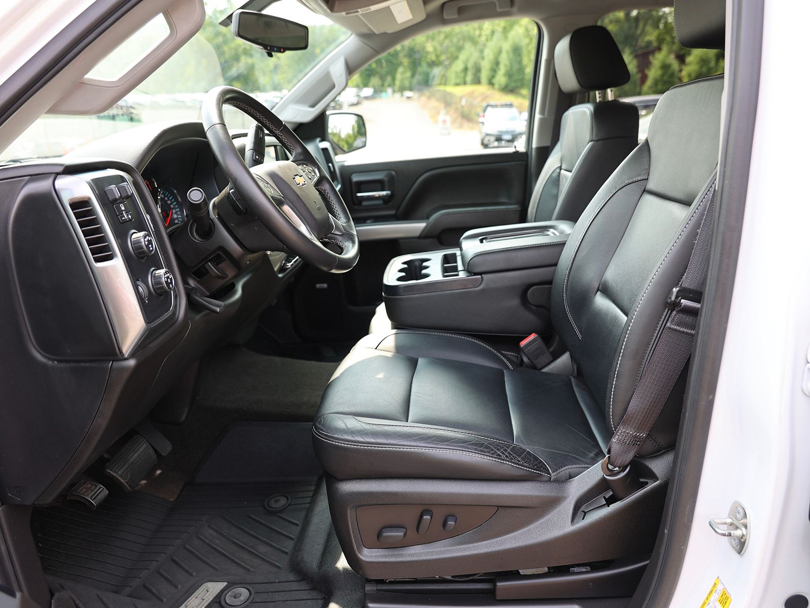 2017 Chevrolet Silverado 1500 LT Z71 - Photo 19