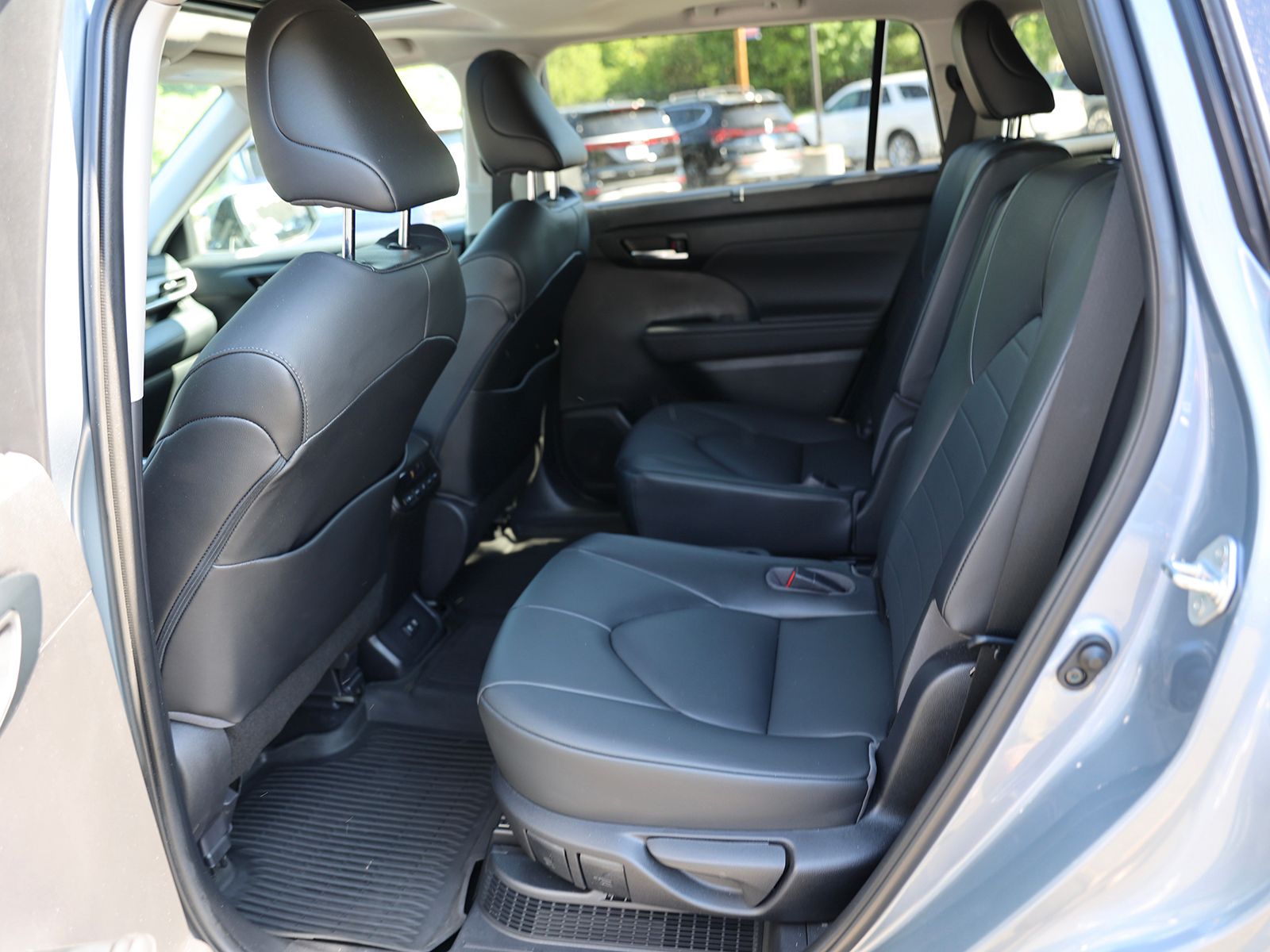 2020 Toyota Highlander XLE - Photo 25