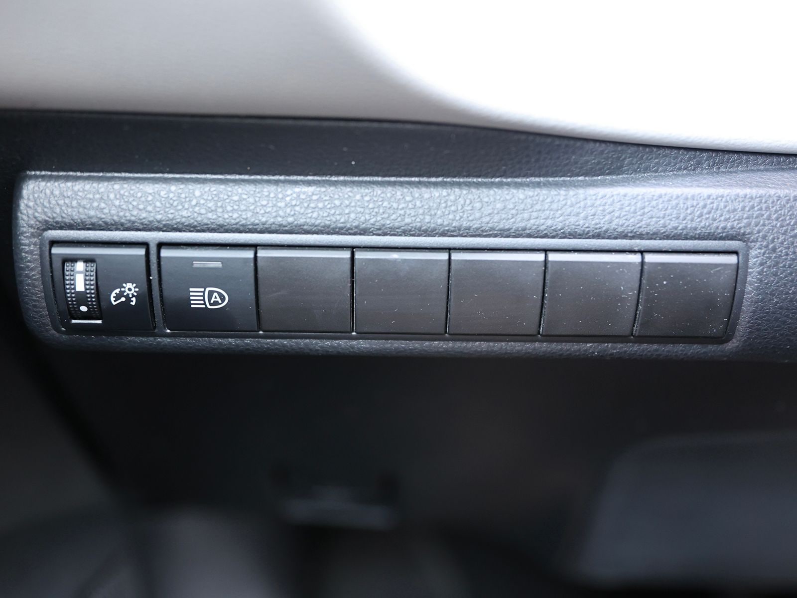 2023 Toyota Corolla LE - Photo 33