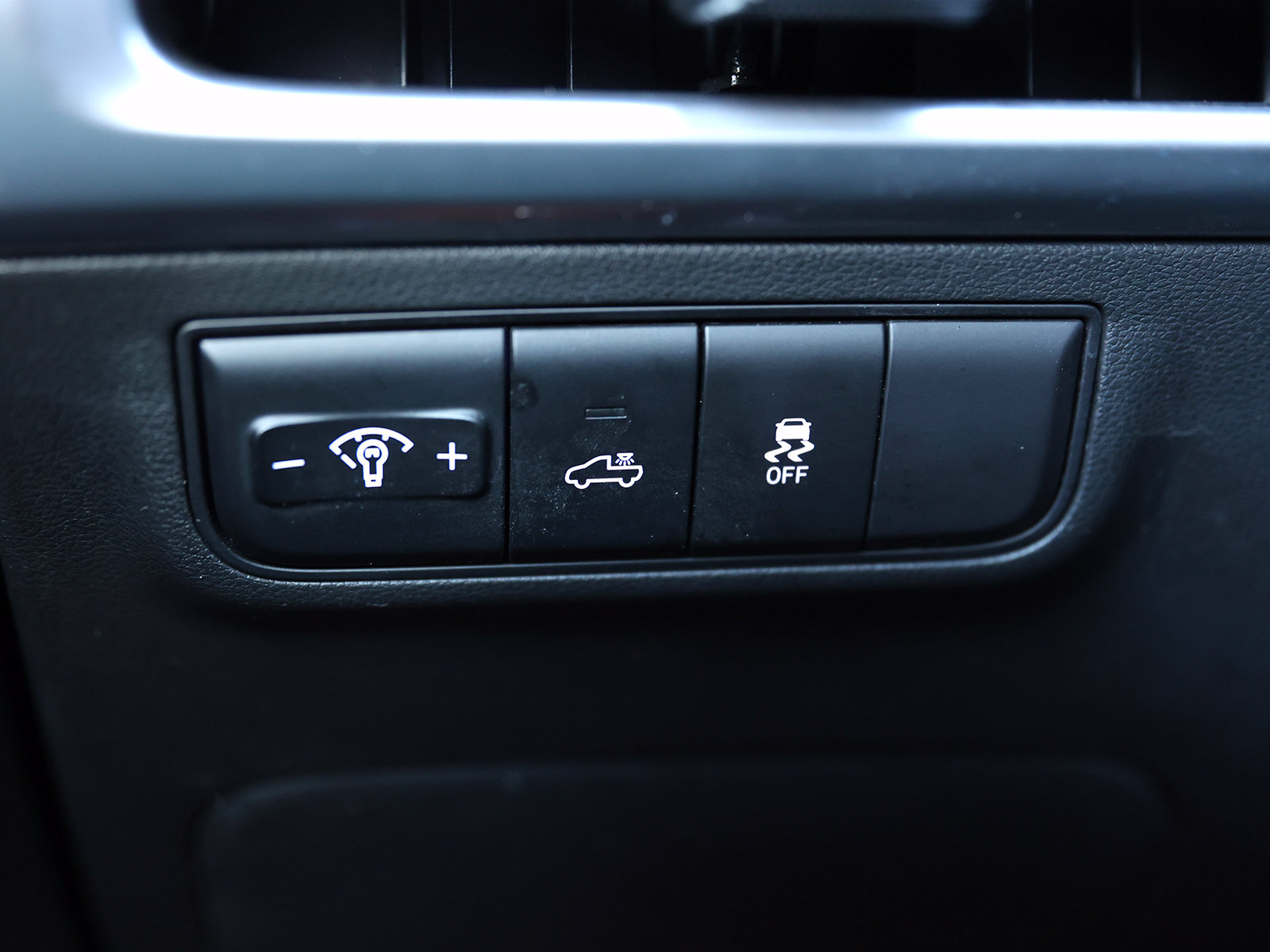 2025 Hyundai Santa Cruz SEL - Photo 32