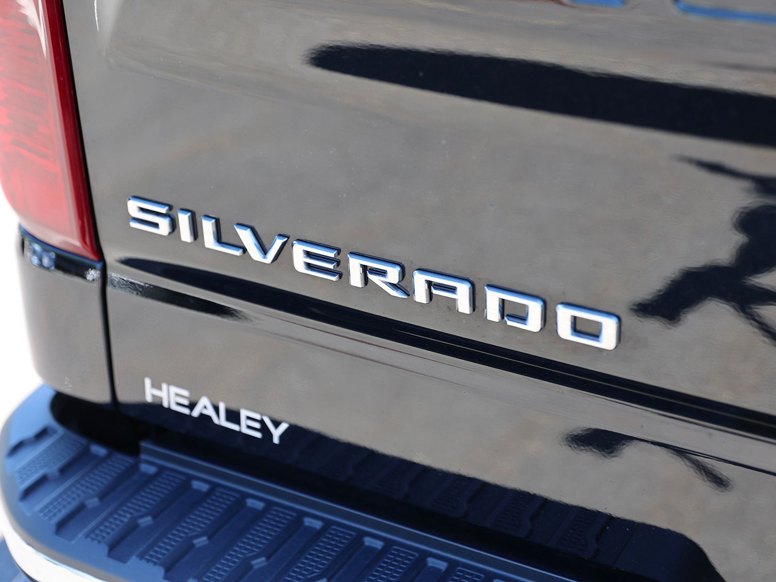 2024 Chevrolet Silverado 1500 LT - Photo 11