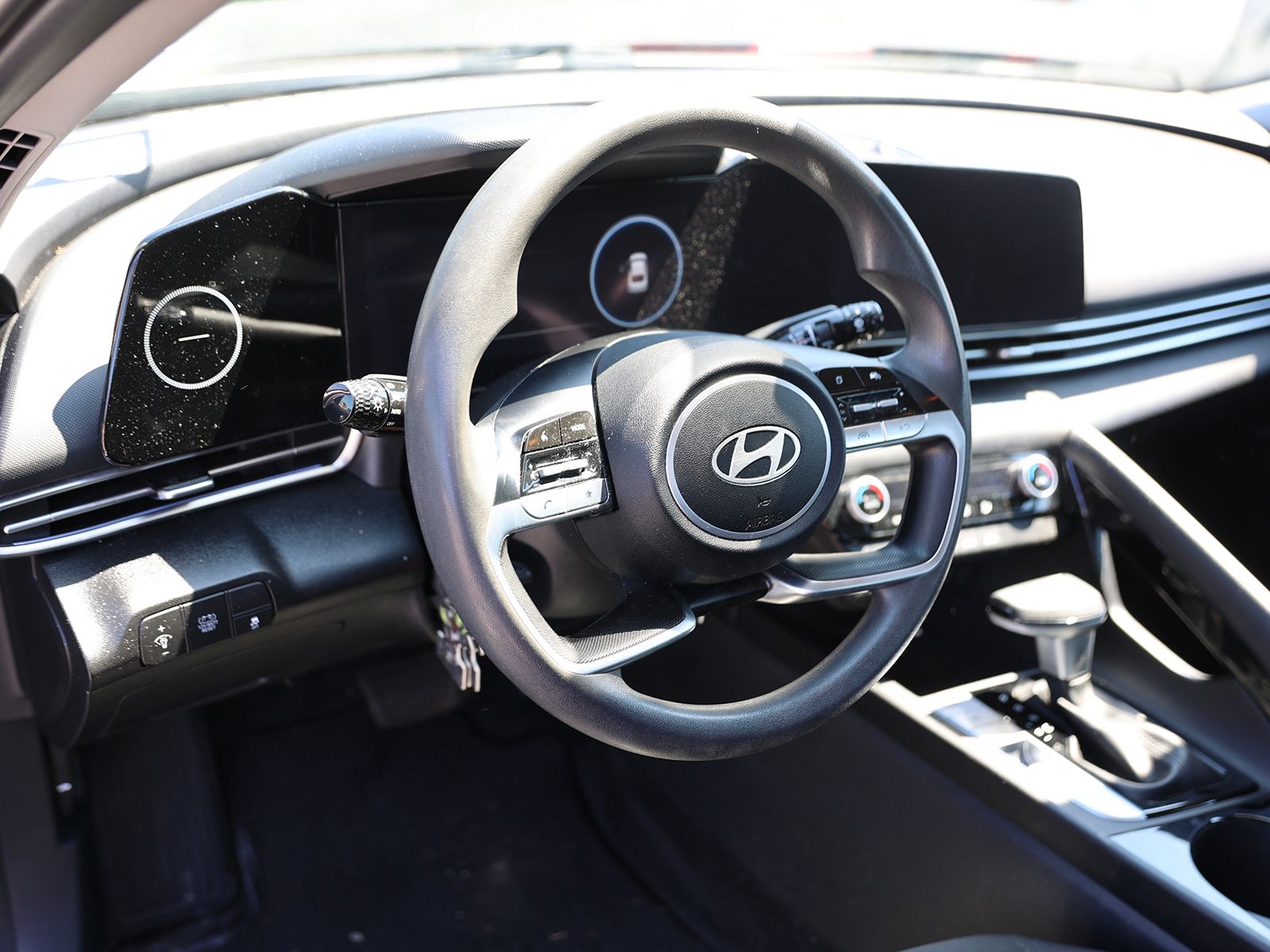 2024 Hyundai Elantra Blue - Photo 8