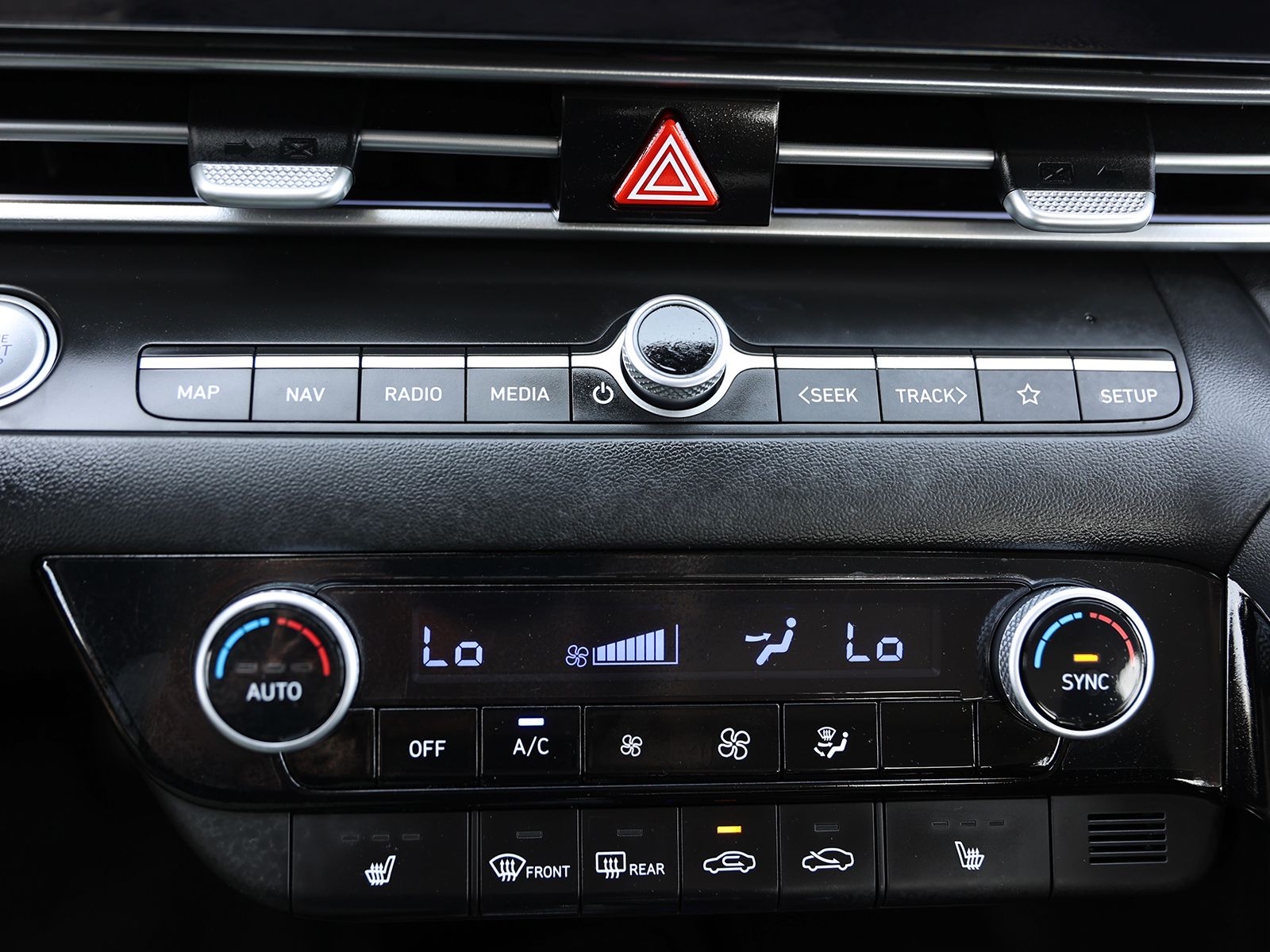 2025 Hyundai Elantra SEL - Photo 23