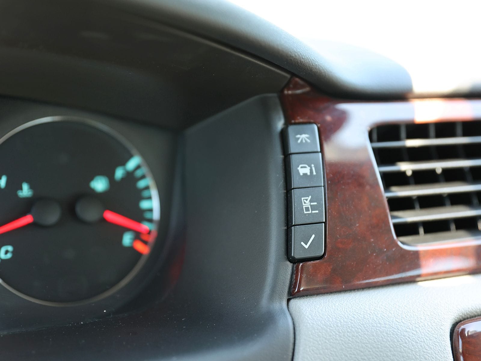 2010 Chevrolet Impala LT - Photo 33