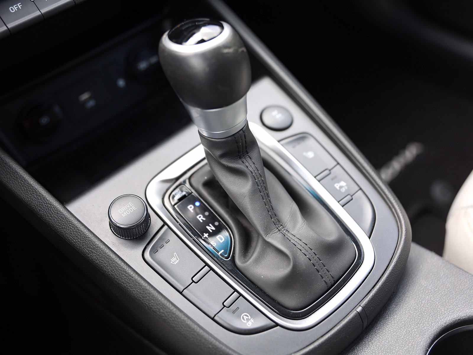 2023 Hyundai Kona Limited - Photo 31