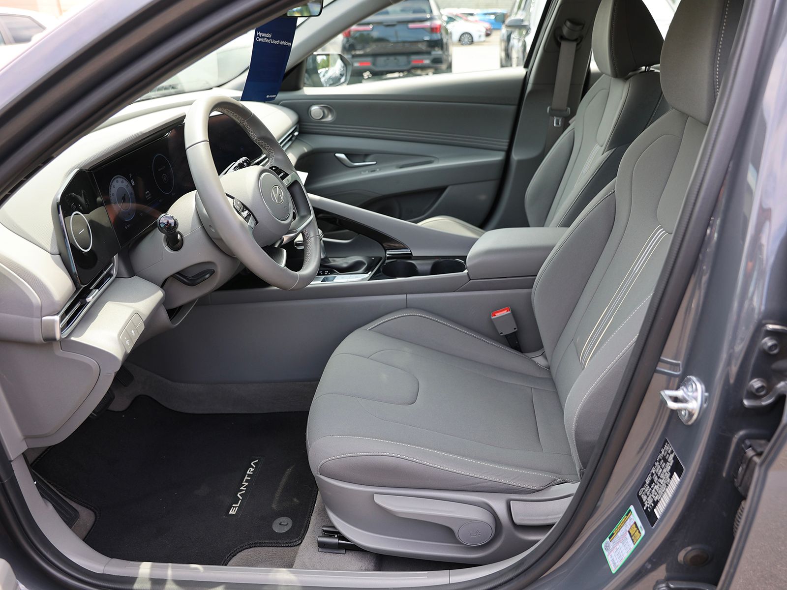 2025 Hyundai Elantra SEL - Photo 14