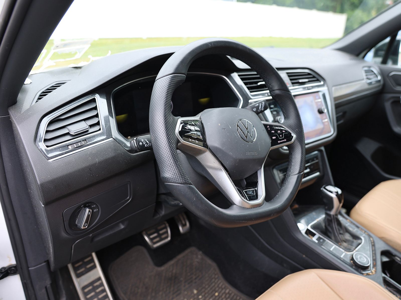 2022 Volkswagen Tiguan SE R-LINE BLACK - Photo 11