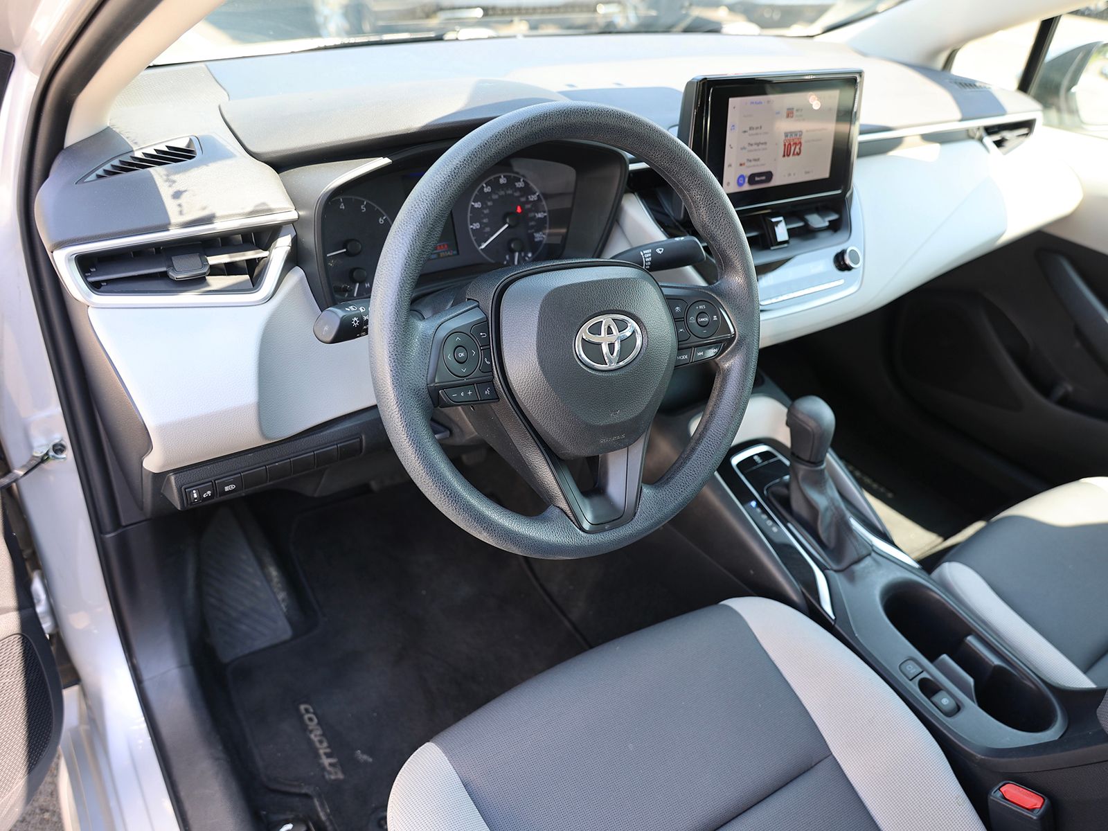 2023 Toyota Corolla LE - Photo 15