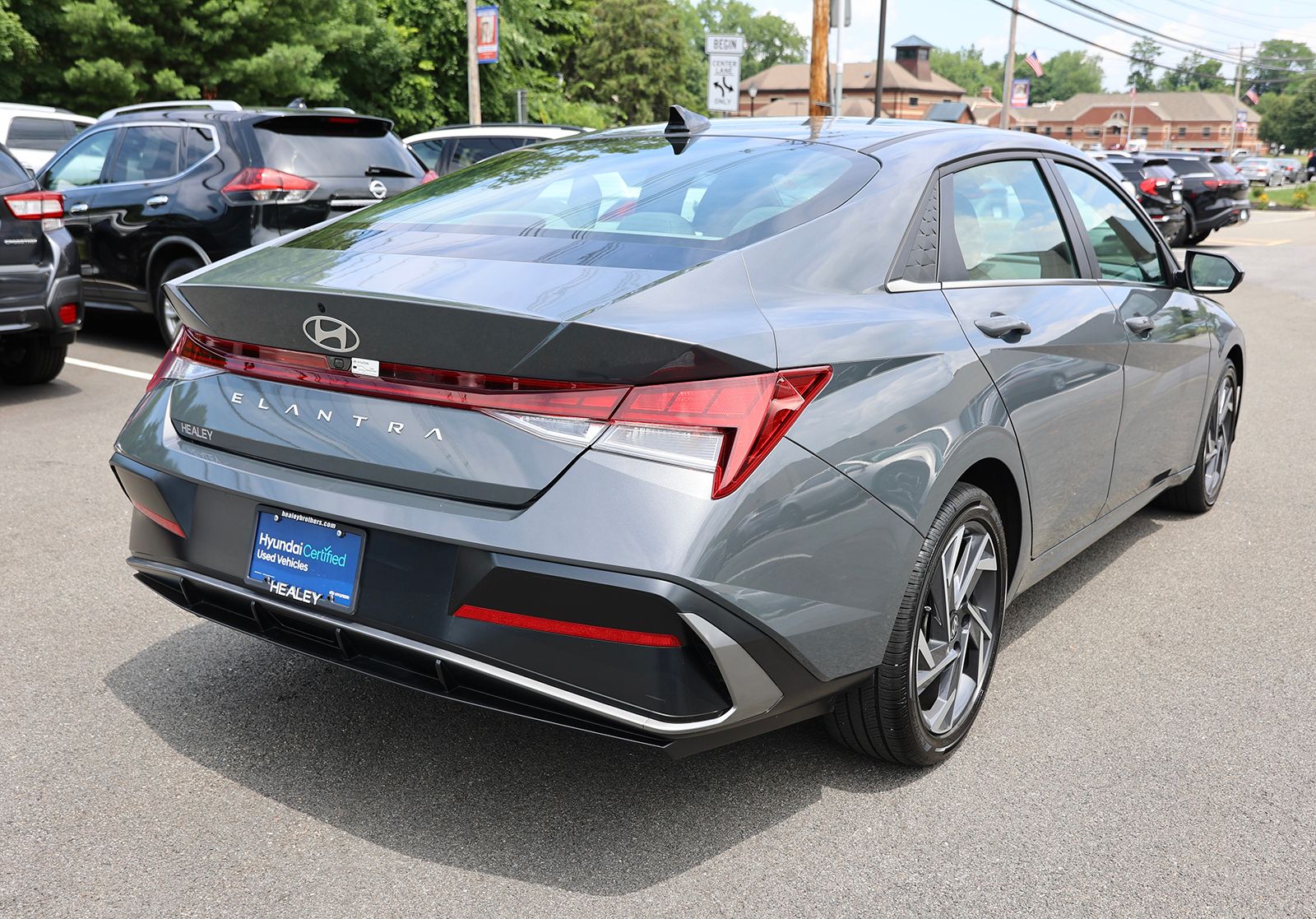 2025 Hyundai Elantra SEL - Photo 7