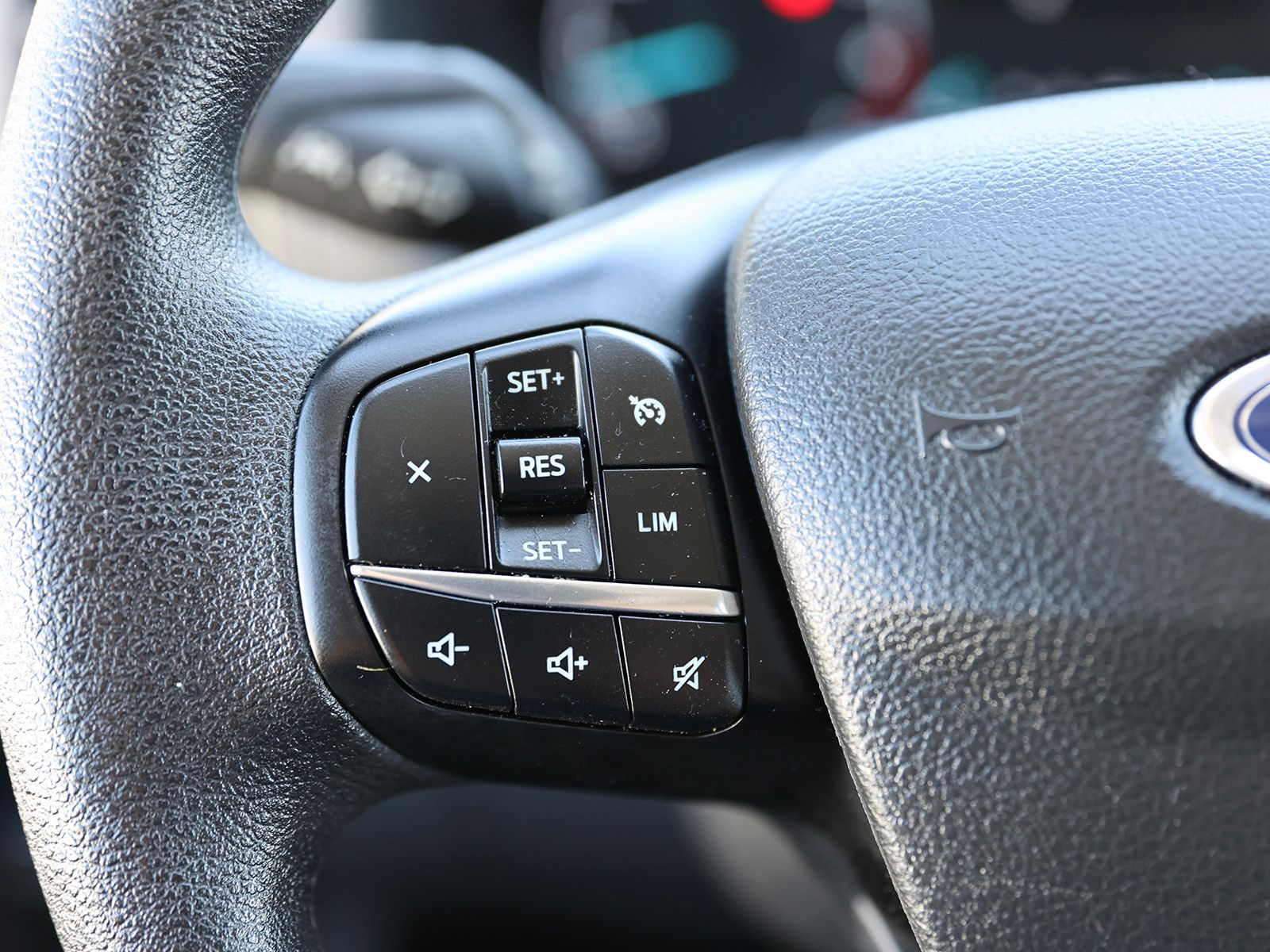2025 Ford Transit Passenger Van XLT - Photo 36