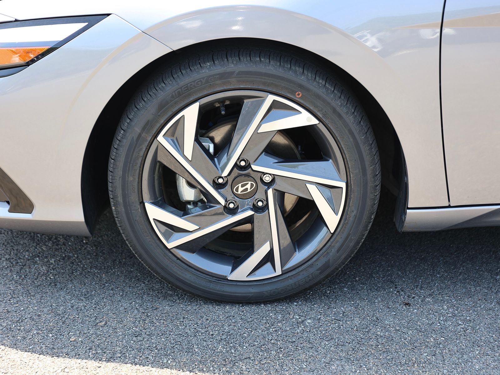 2025 Hyundai Elantra SEL - Photo 9