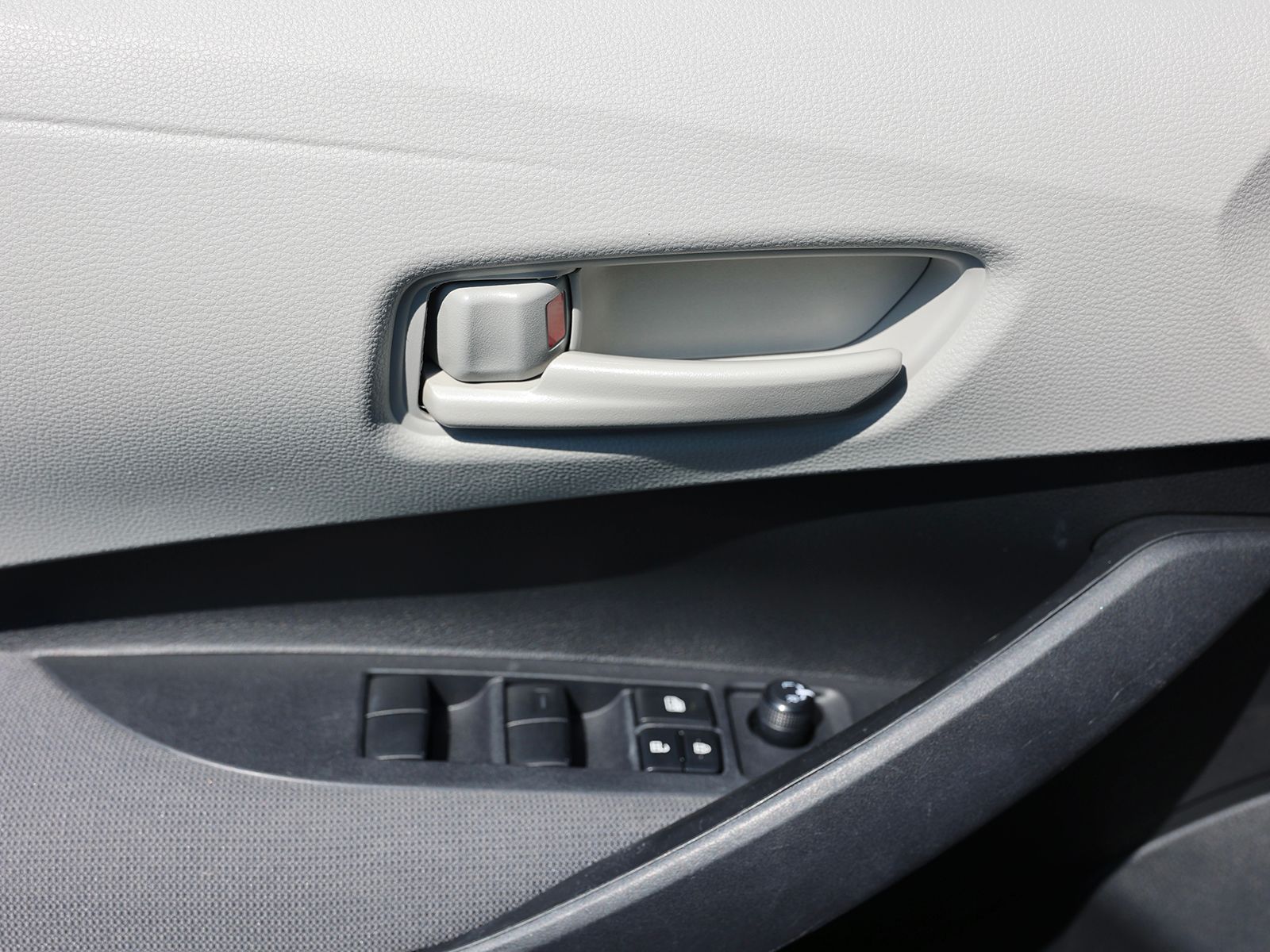 2023 Toyota Corolla LE - Photo 34