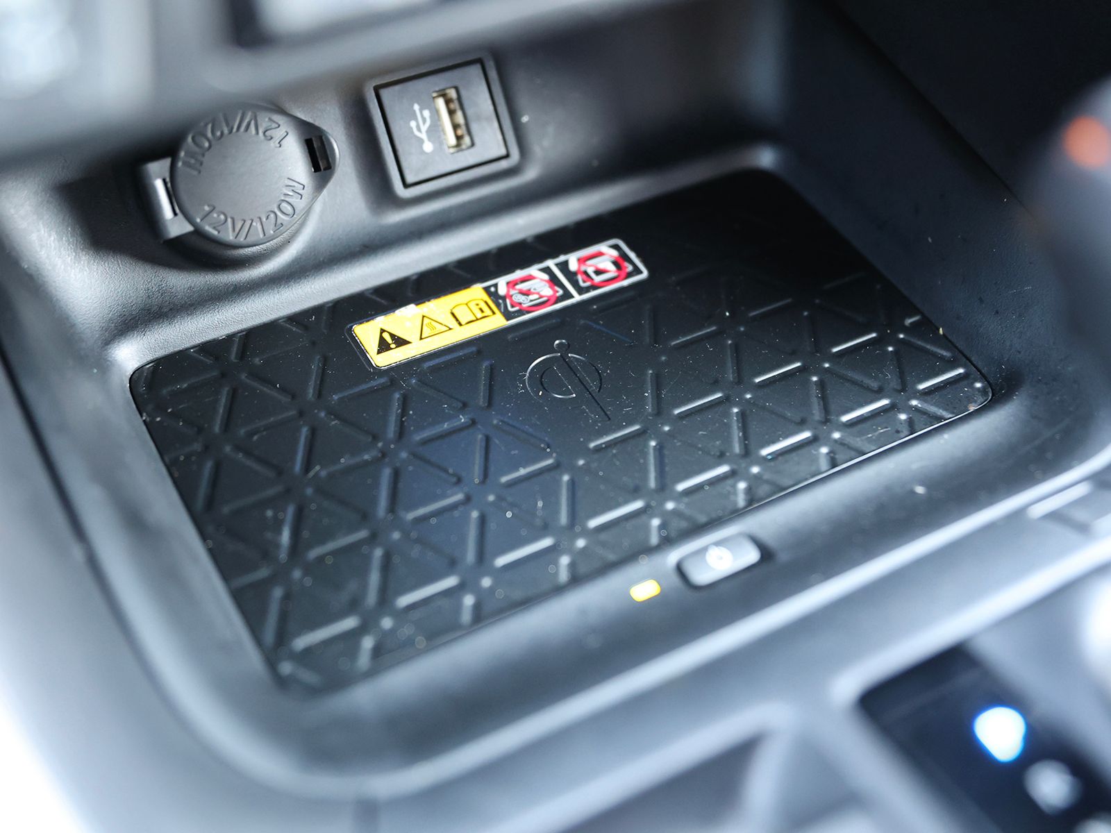 2023 Toyota RAV4 XSE - Photo 31