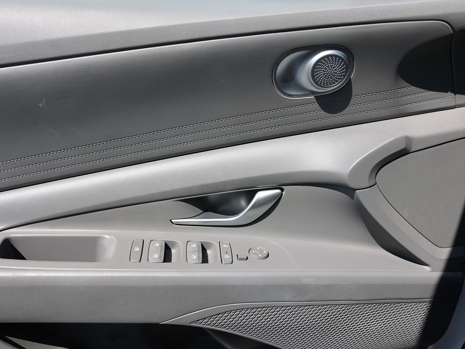 2023 Hyundai Elantra Blue - Photo 31